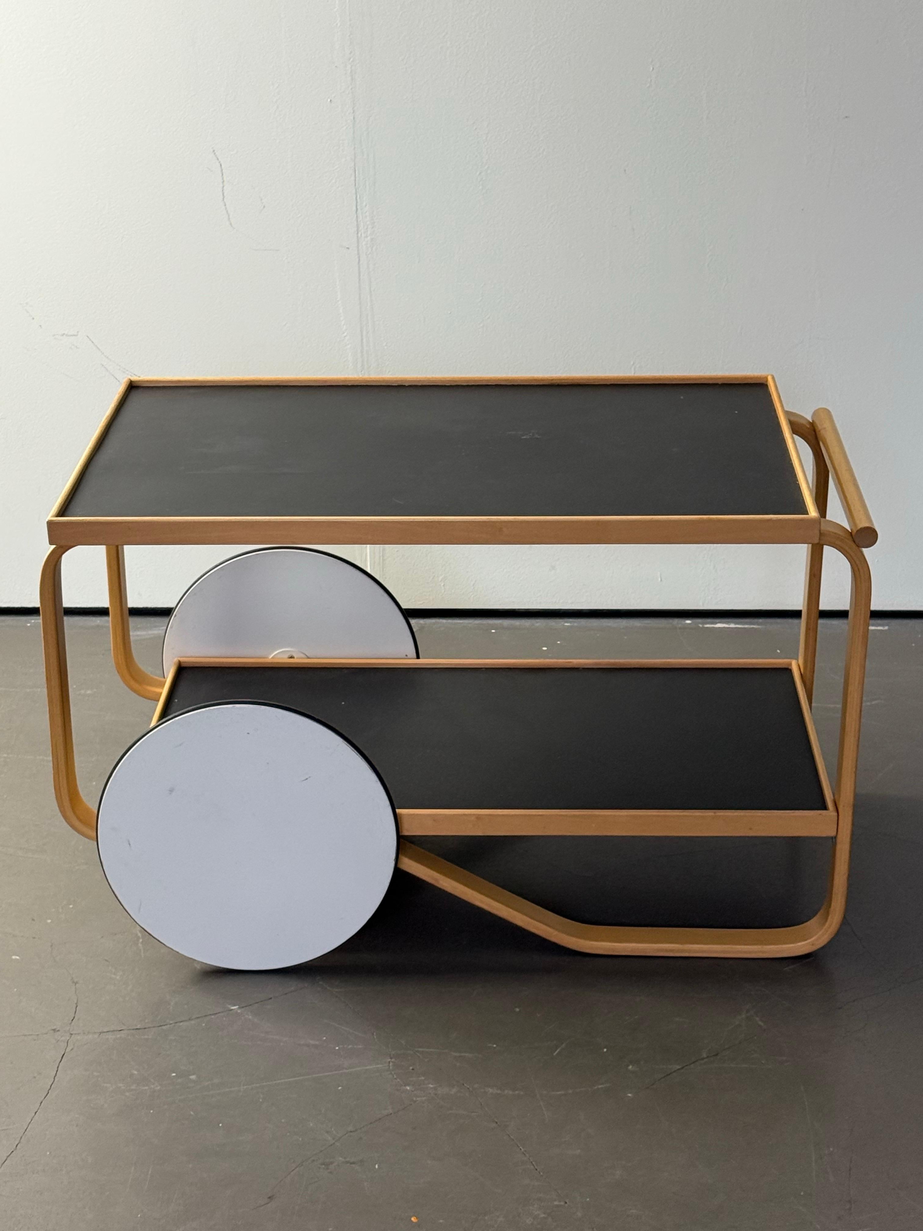 Wood Tea trolley 901, Alvar Aalto for Artek For Sale