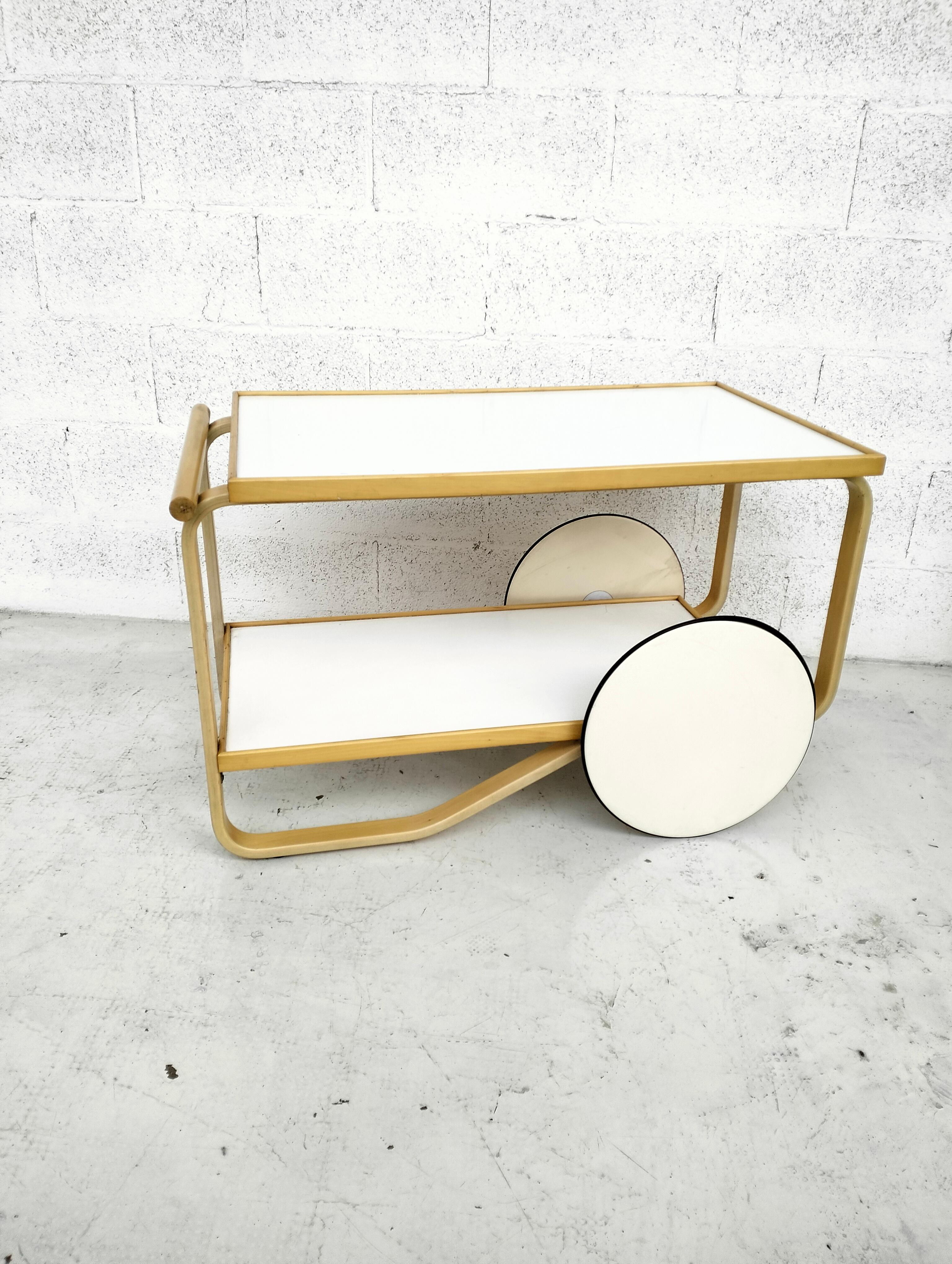 Tea trolley 901 model attributed to Alvar Aalto for Artek 60s 4