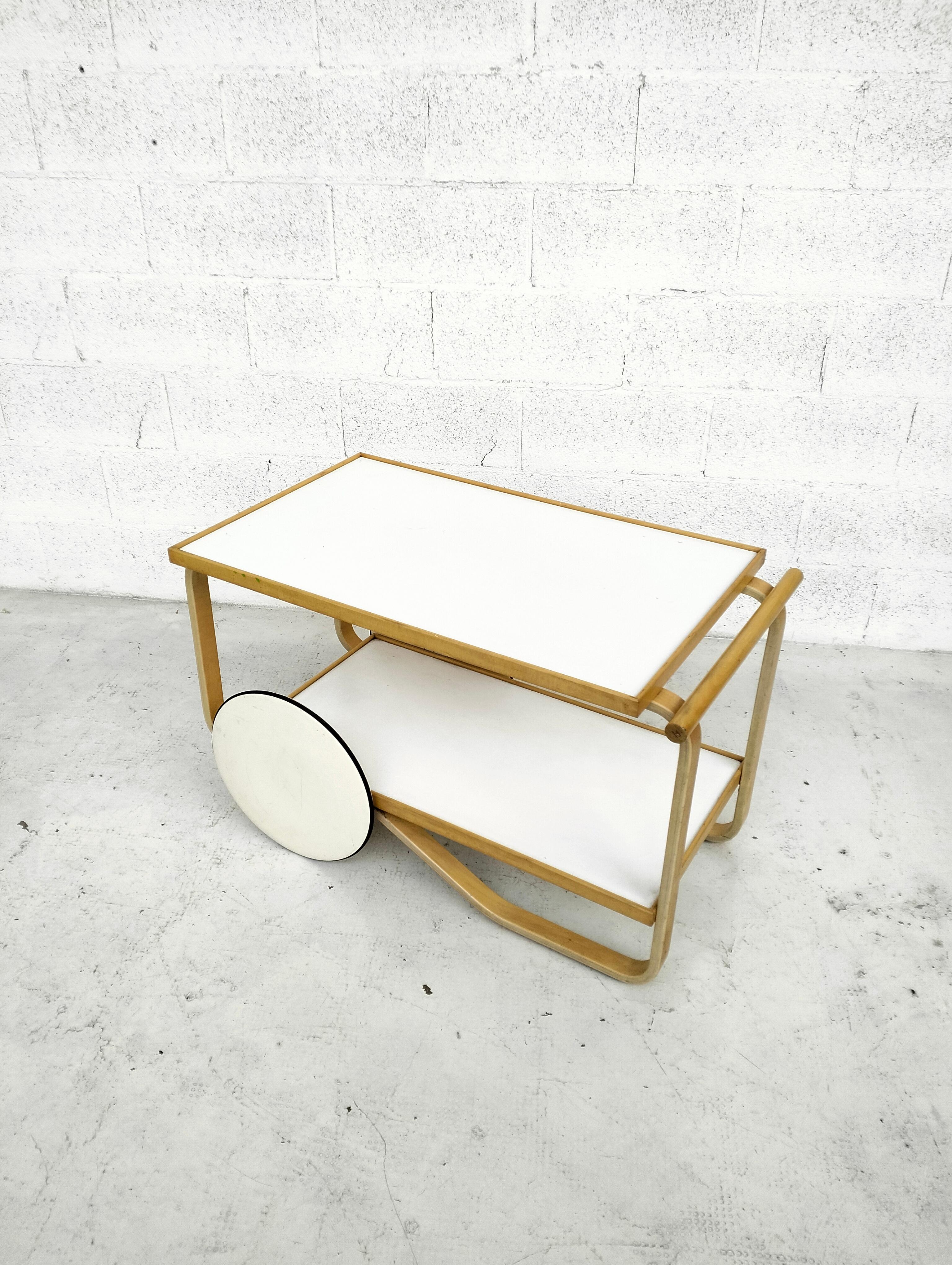 Finnish Tea trolley 901 model attributed to Alvar Aalto for Artek 60s