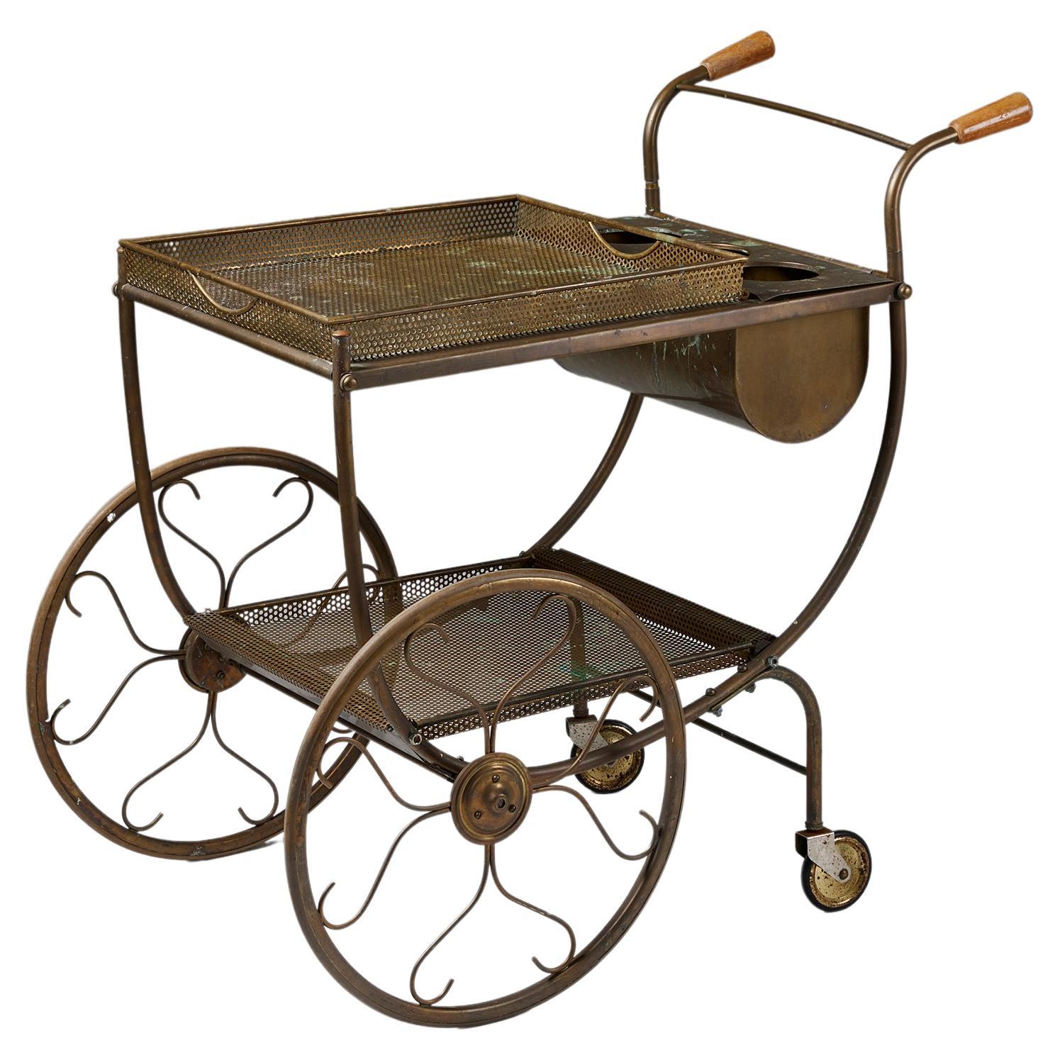 Chariot à thé en métal suédois des années 1950 pour Svenskt Tenn - Mid-Century Design