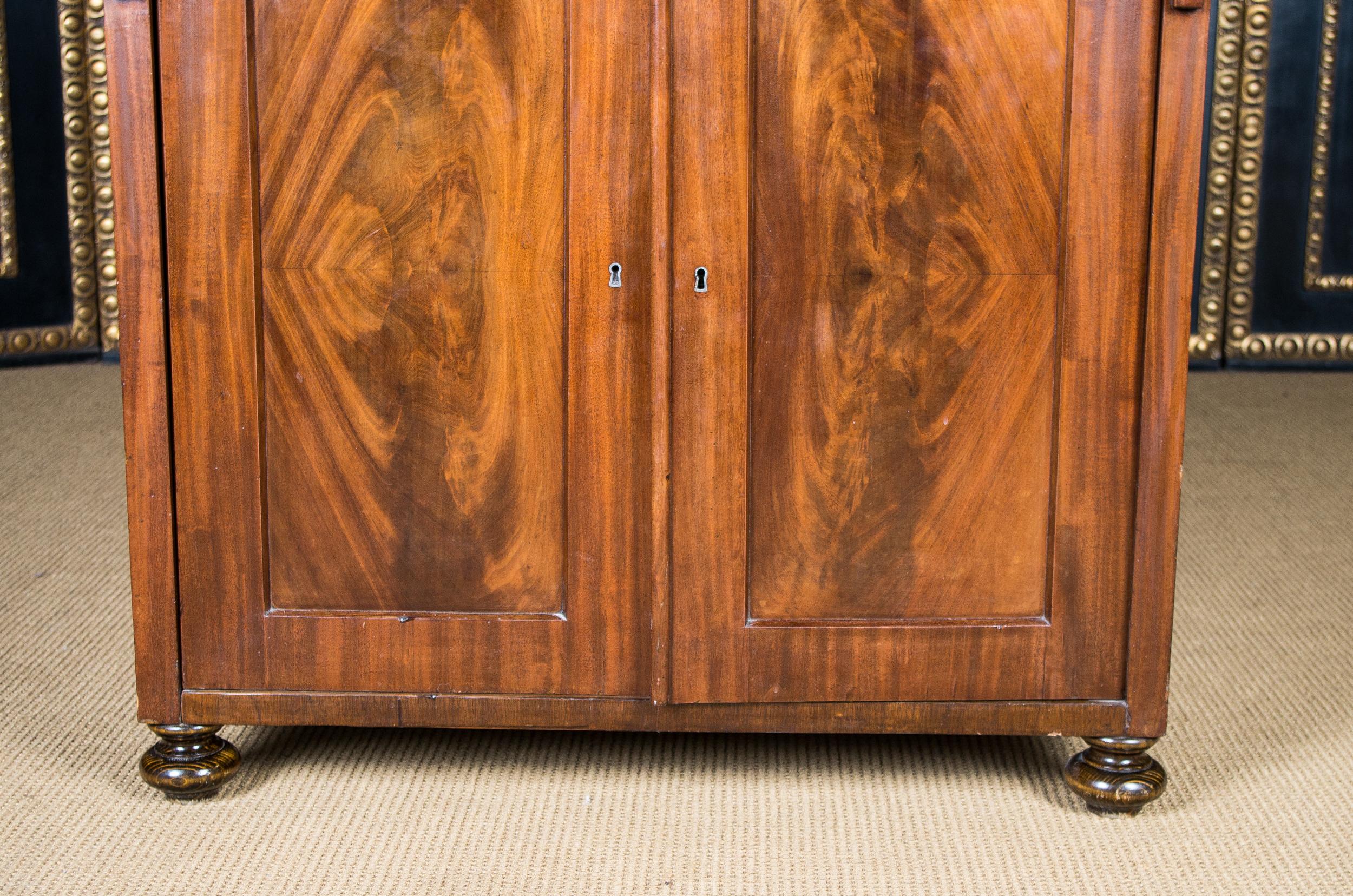 Teachers Writing Desk Biedermeier Pyramids Mahogany, circa 1825-1830 10