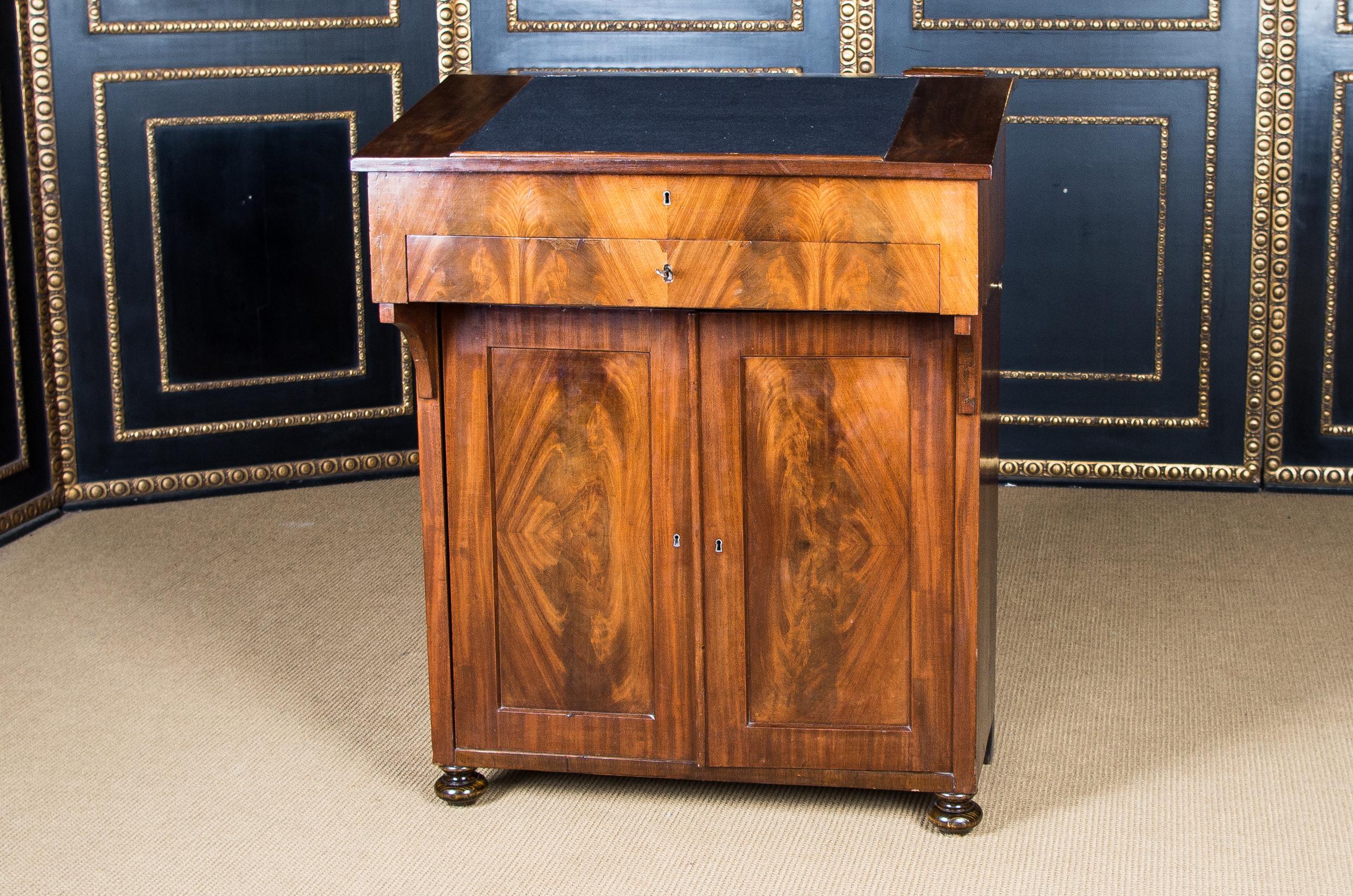 Teachers Writing Desk Biedermeier Pyramids Mahogany, circa 1825-1830 11