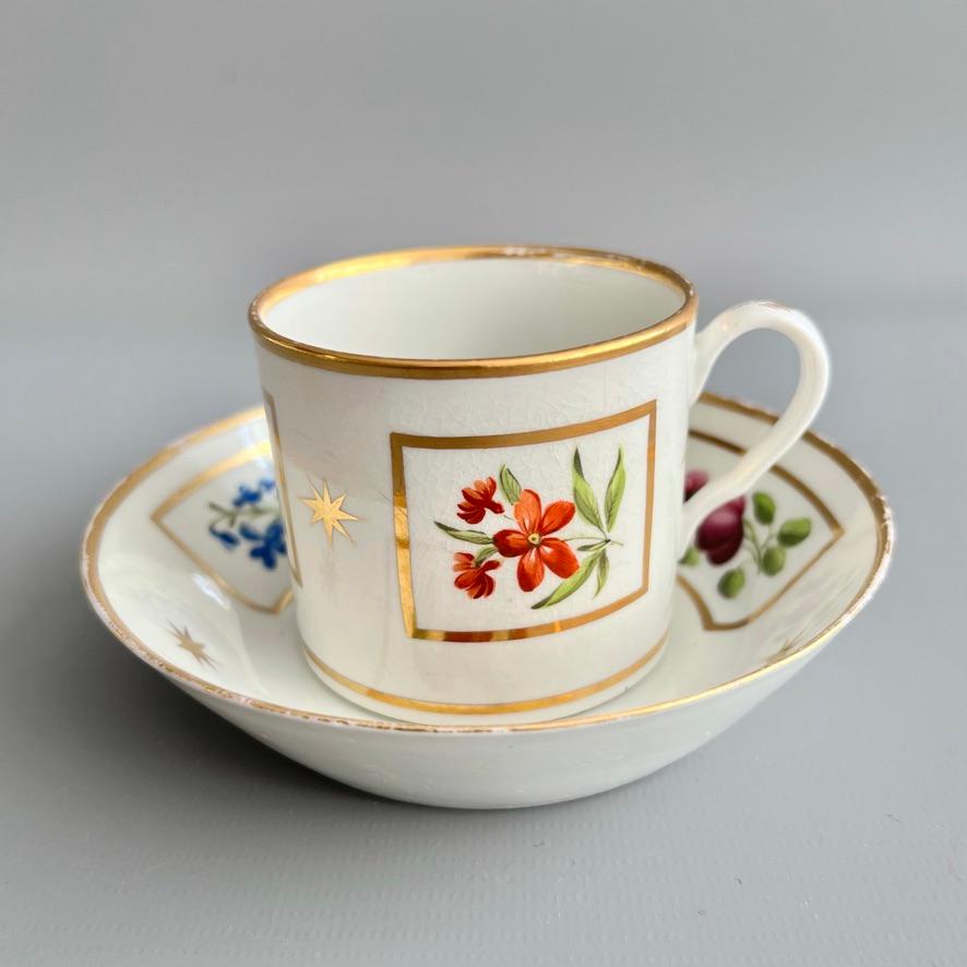 George III Teacup Trio Coalport John Rose, Flowers in Gilt Squares and Stars, ca 1800 For Sale