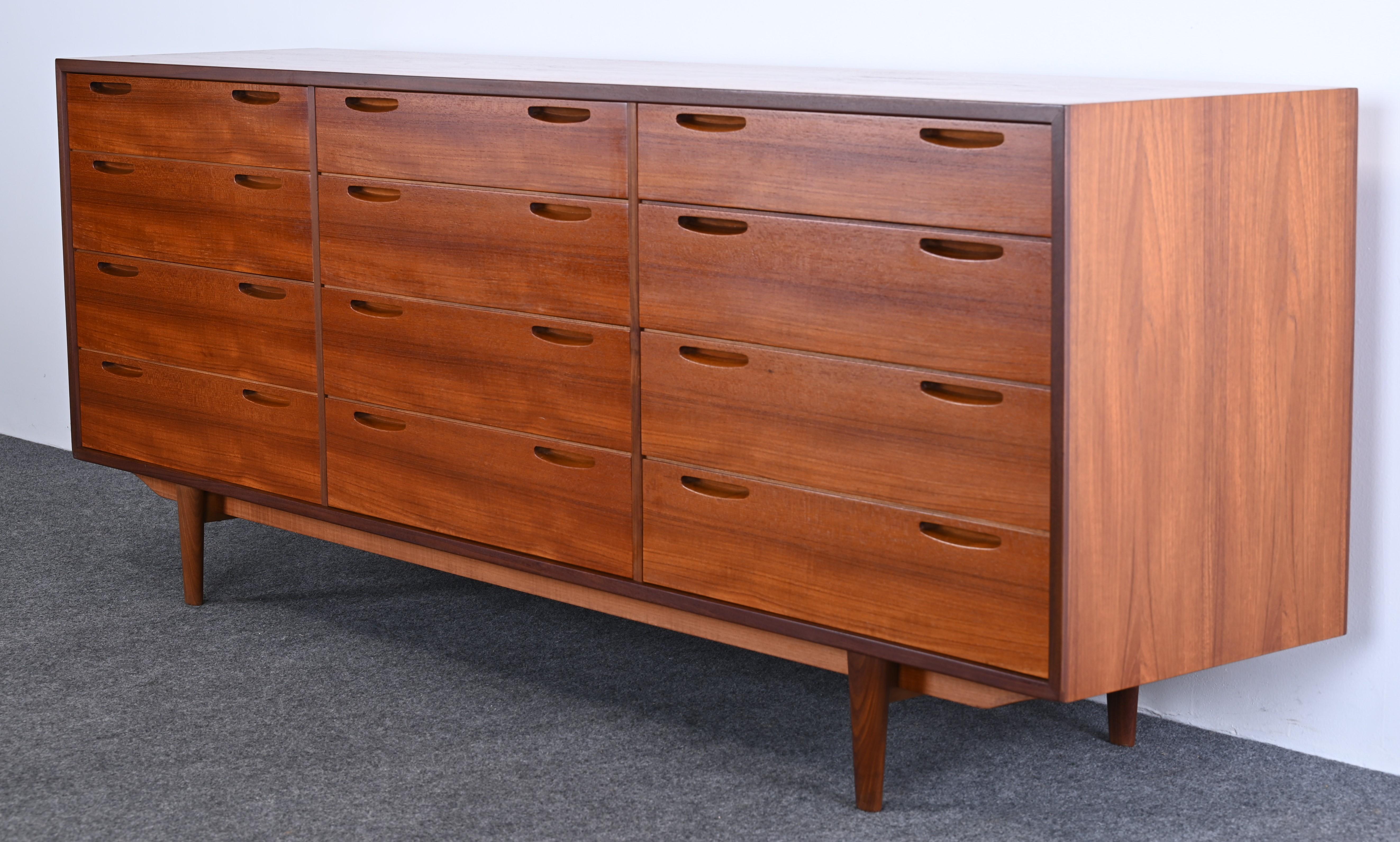 Teak 12 Drawer Dresser by Ib Kofod-Larsen for Mobelfabrik, 1950s 2