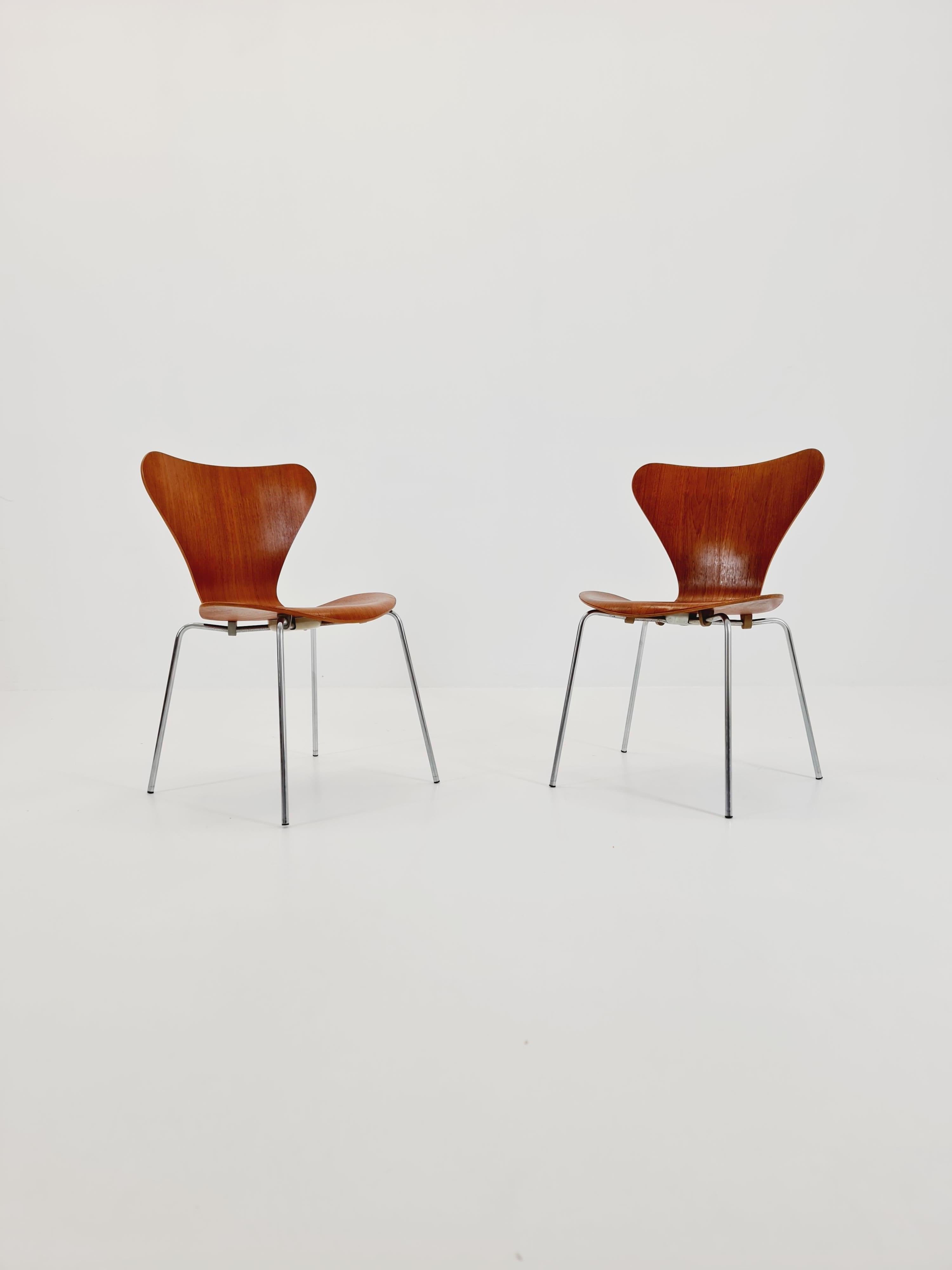 Vintage Teak 3107 Dining Chairs by Arne Jacobsen for Fritz Hansen, 1960s, Set of 2


Fritz Hansen’s Series 7 chair is designed by Arne Jacobsen. The classic chair is the most sold chair in the history of Fritz Hansen. Designed in 1955, the iconic