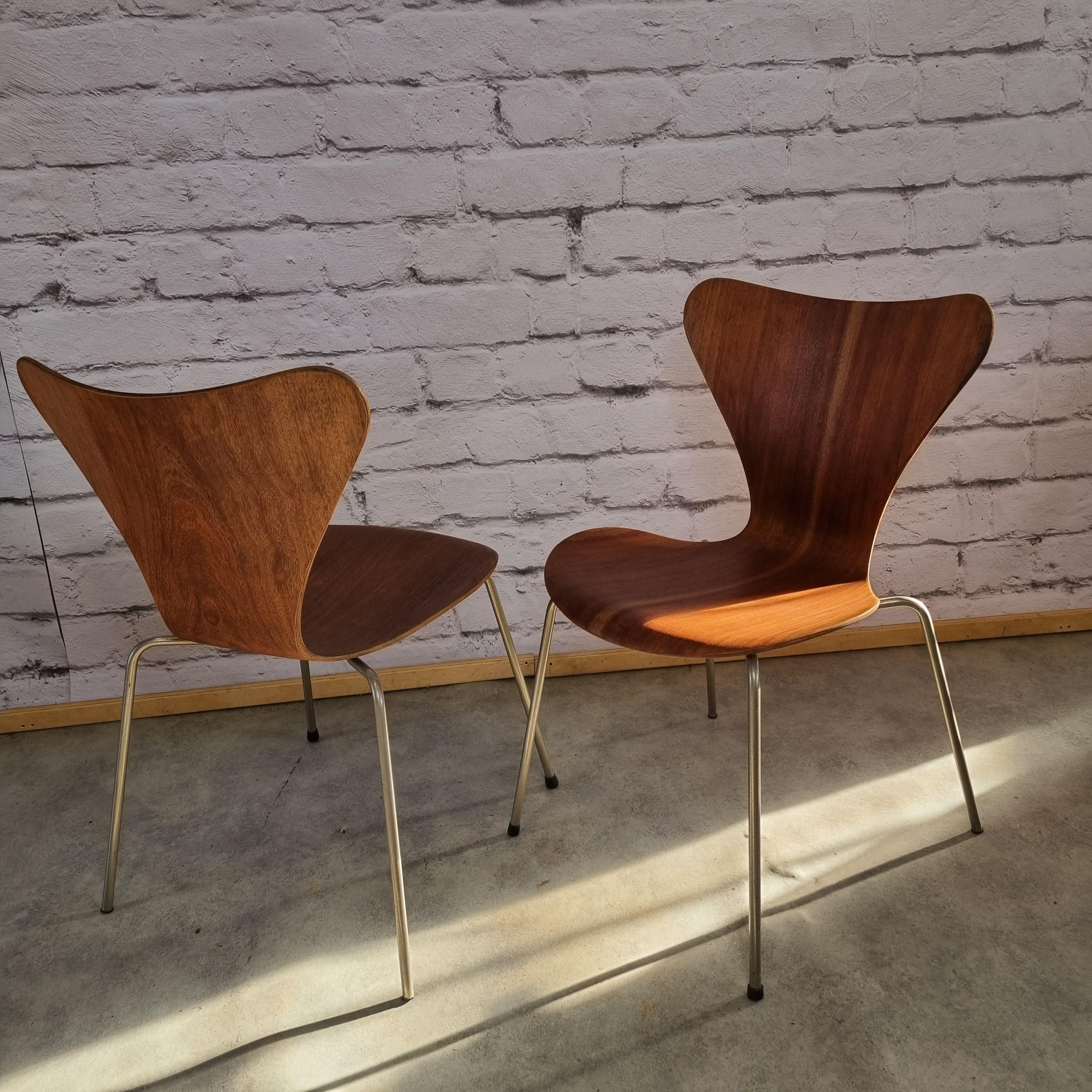 Teak 3107 Dining Chairs by Arne Jacobsen for Fritz Hansen, Set of 2, 1960s 9