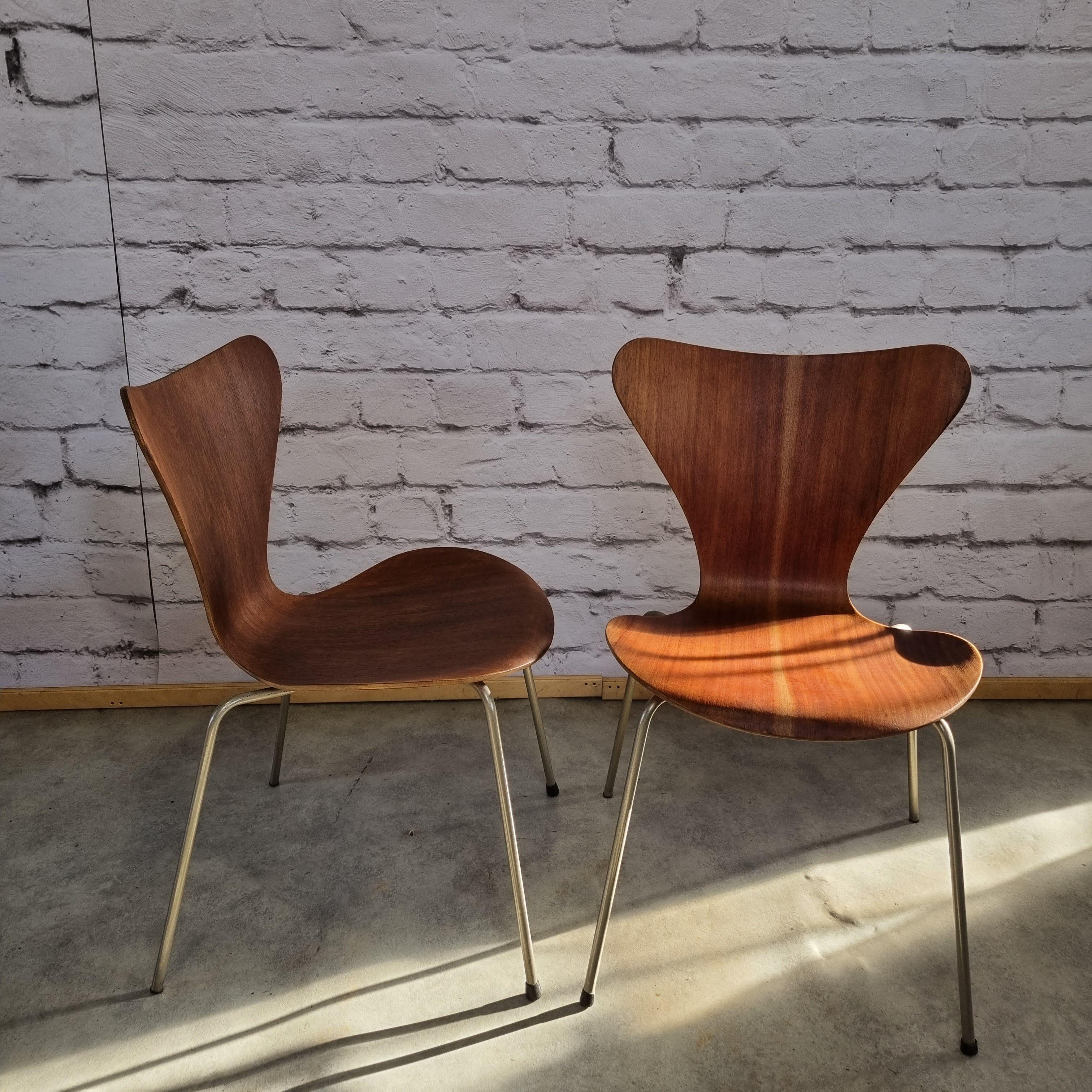 Teak 3107 Dining Chairs by Arne Jacobsen for Fritz Hansen, Set of 2, 1960s In Good Condition In Bunnik, NL