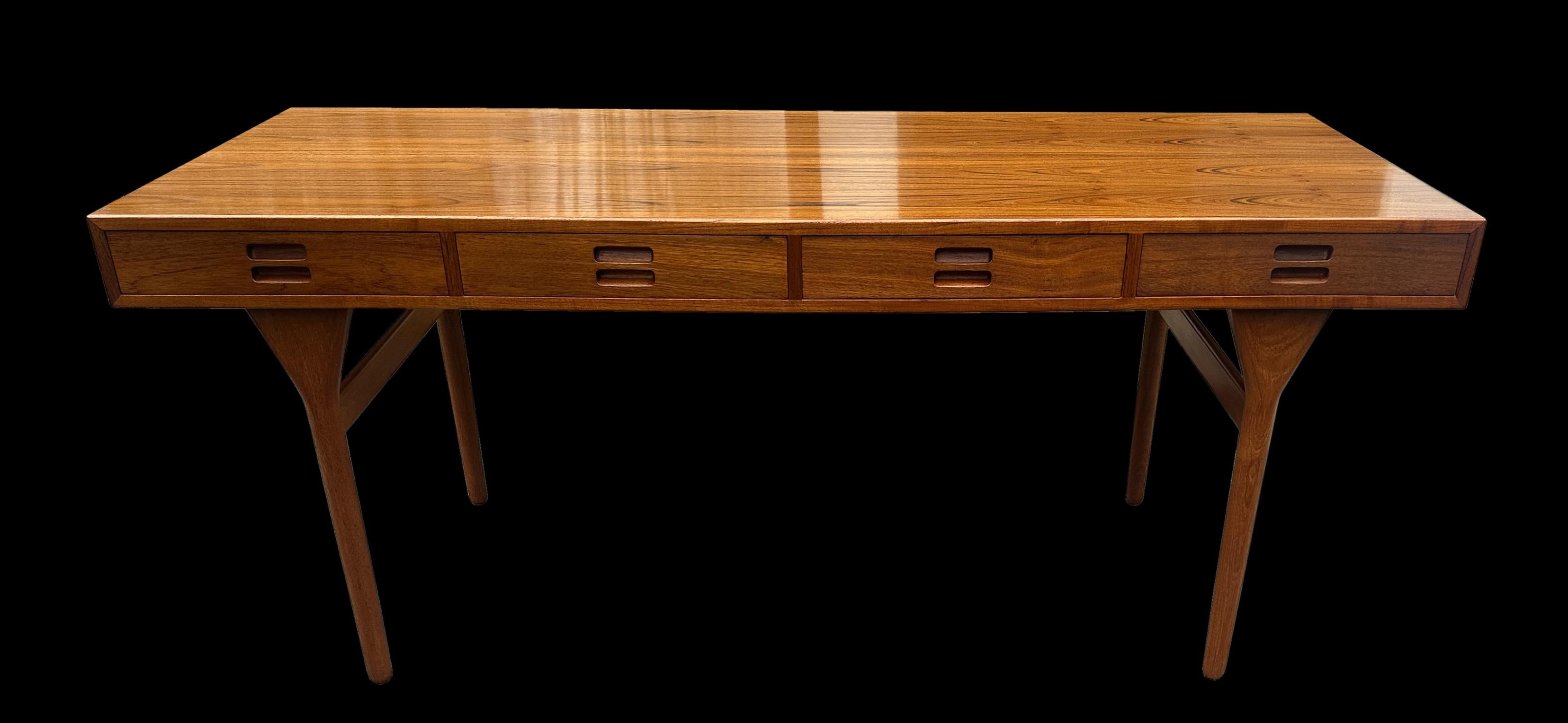 Teck Table de bureau/table à écrire à 4 tiroirs en teck de Nanna Ditzel pour Soren Wiladsen en vente