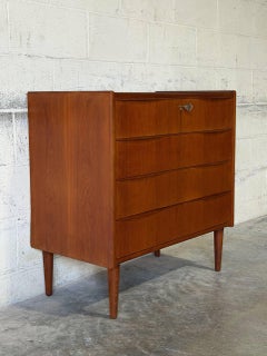 Teak 4-Drawer Dresser with Raised Edges and Sculpted Pulls Danish Vintage 1960s