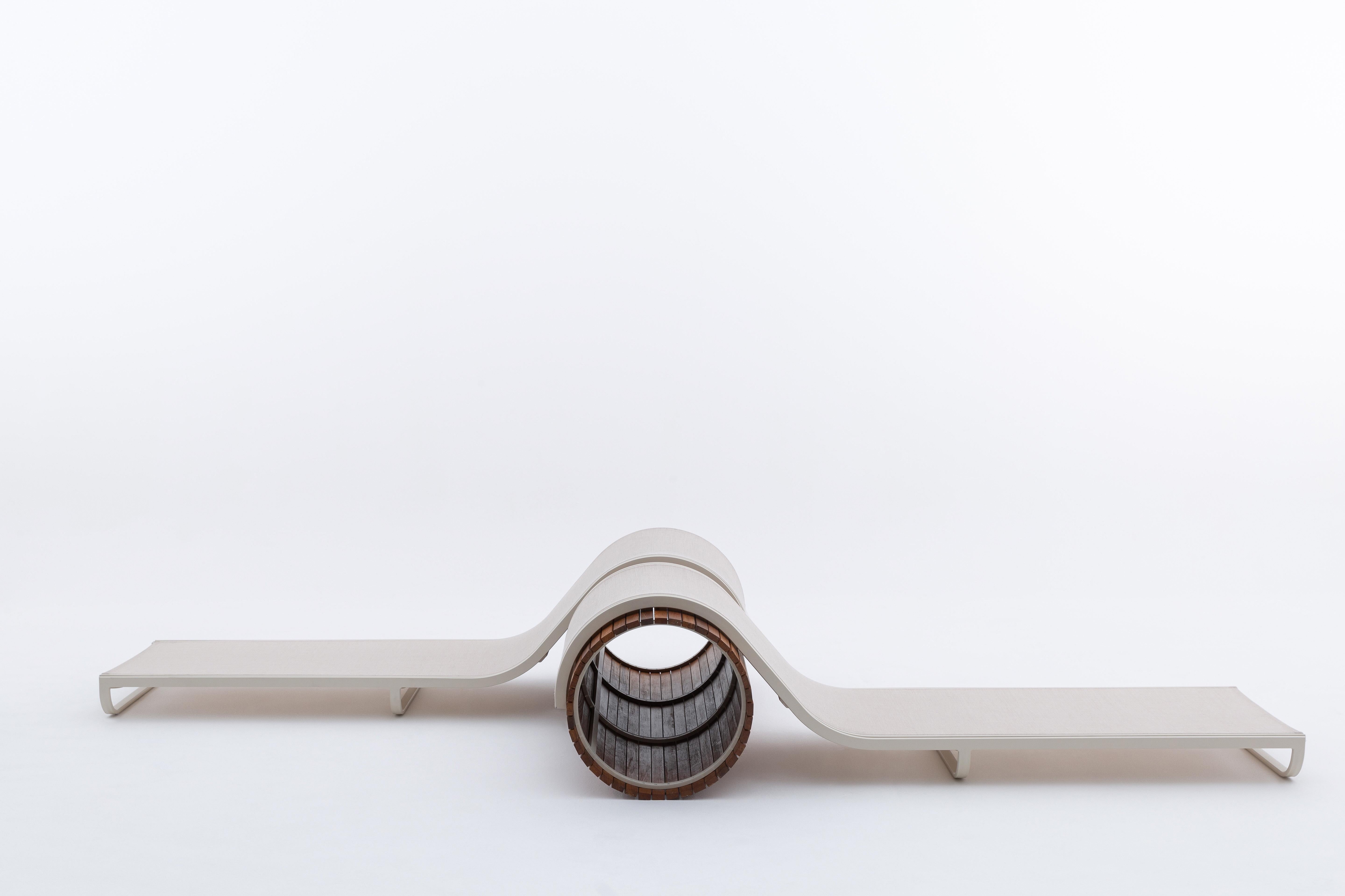 Teak & Aluminum Sculptural Outdoor Sun Lounger by Roberta Banqueri for +55design In New Condition For Sale In Campinas, BR