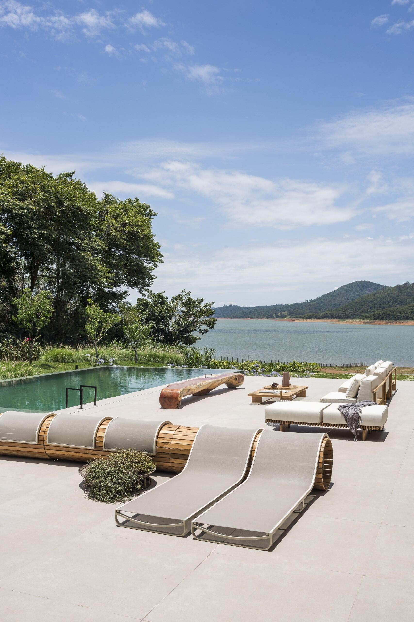 Teak & Aluminum Sculptural Outdoor Sun Lounger by Roberta Banqueri for +55design For Sale 3