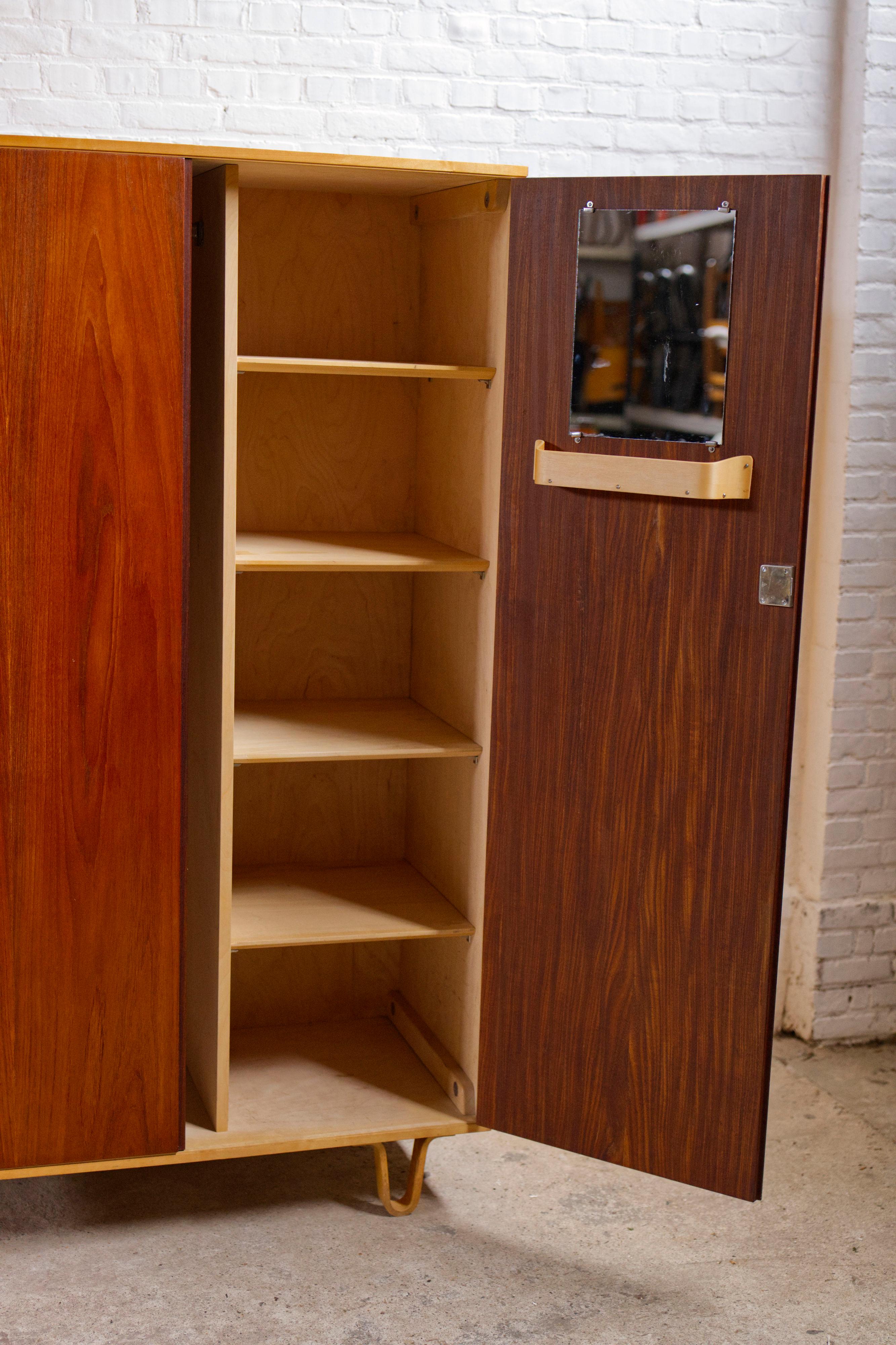 Teak and beech Wardrobe KB33, by Cees Braakman for Pastoe, 1950s in vendita 4