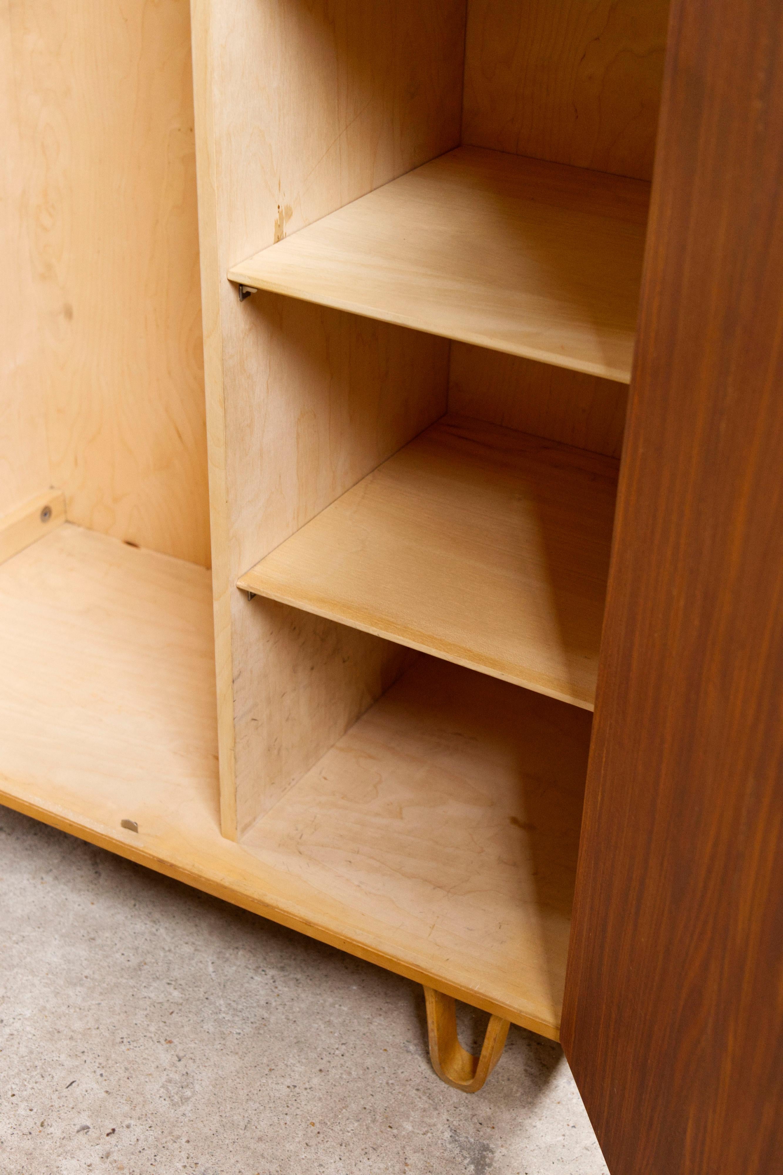 Teak and beech Wardrobe KB33, by Cees Braakman for Pastoe, 1950s in vendita 7