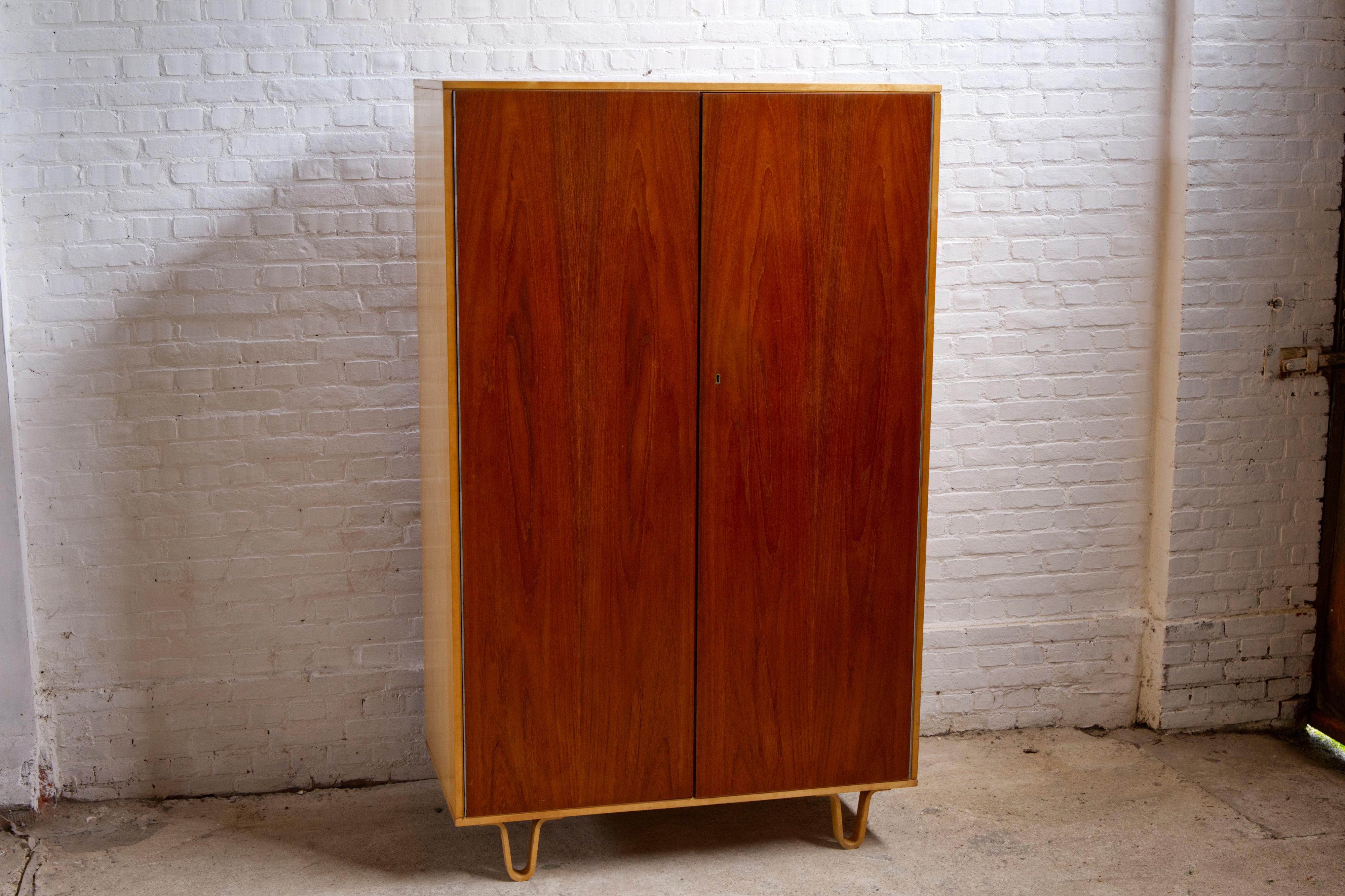 Mid-Century moderno Teak and beech Wardrobe KB33, by Cees Braakman for Pastoe, 1950s in vendita