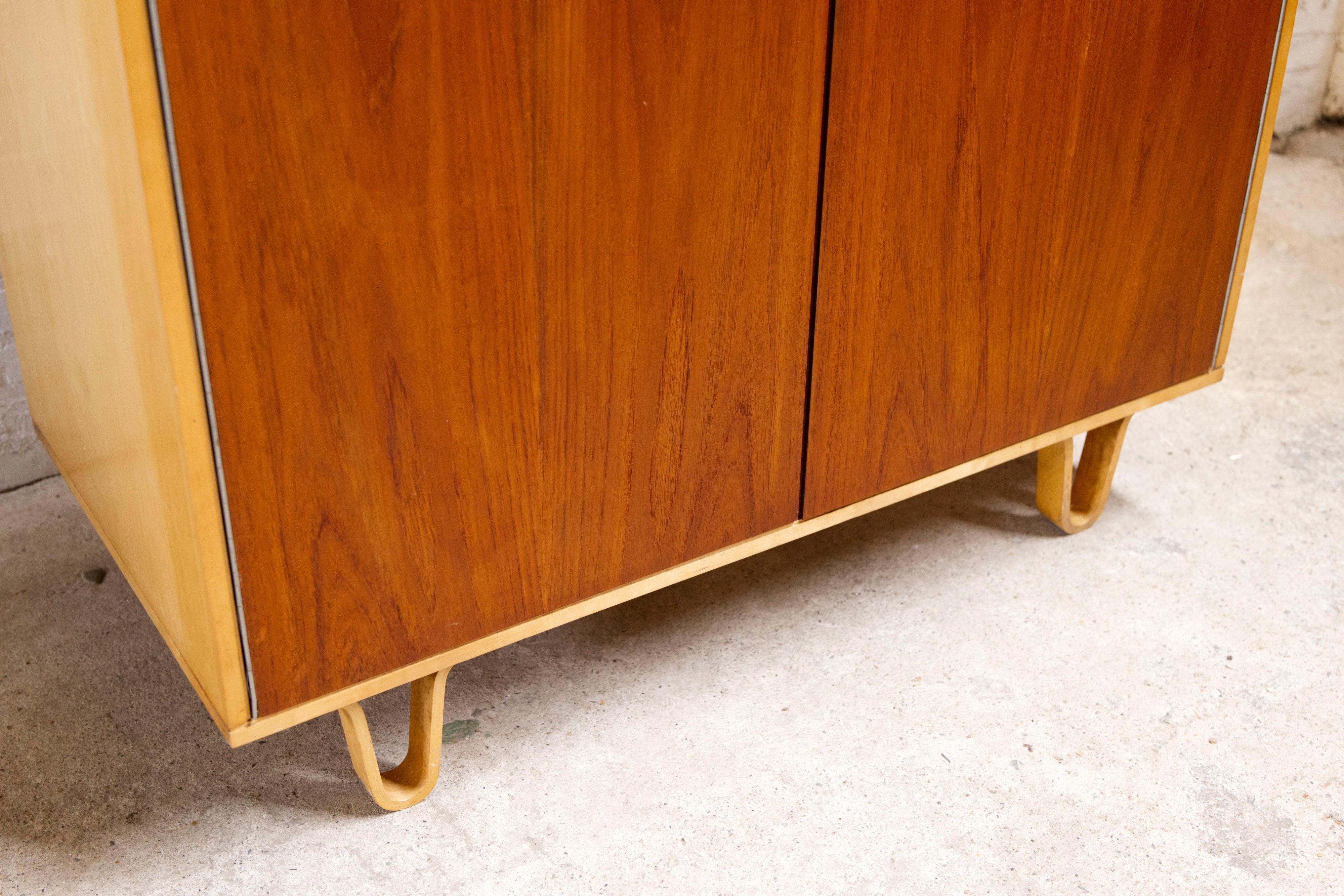Teak and beech Wardrobe KB33, by Cees Braakman for Pastoe, 1950s In condizioni buone in vendita a Balen, BE