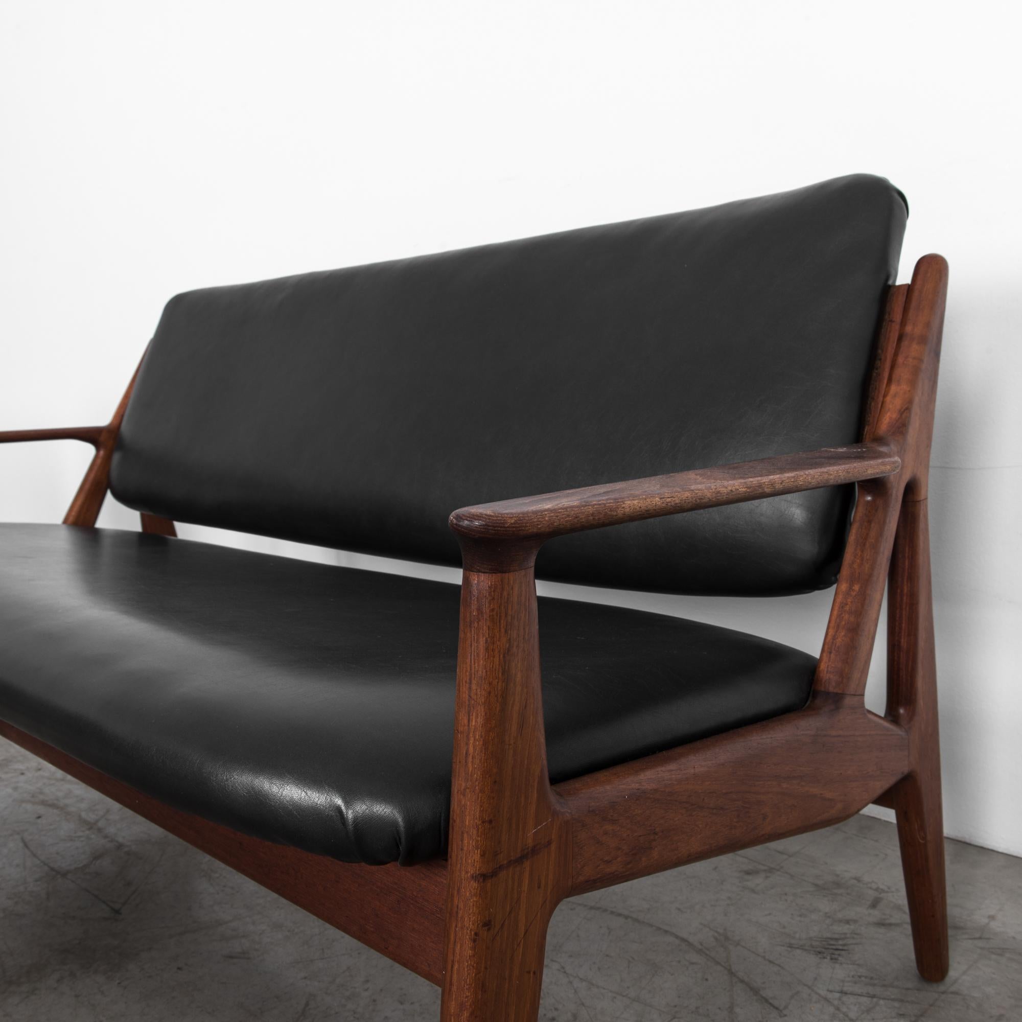 Teak and Black Leather Living Room Set by Arne Vodder 5