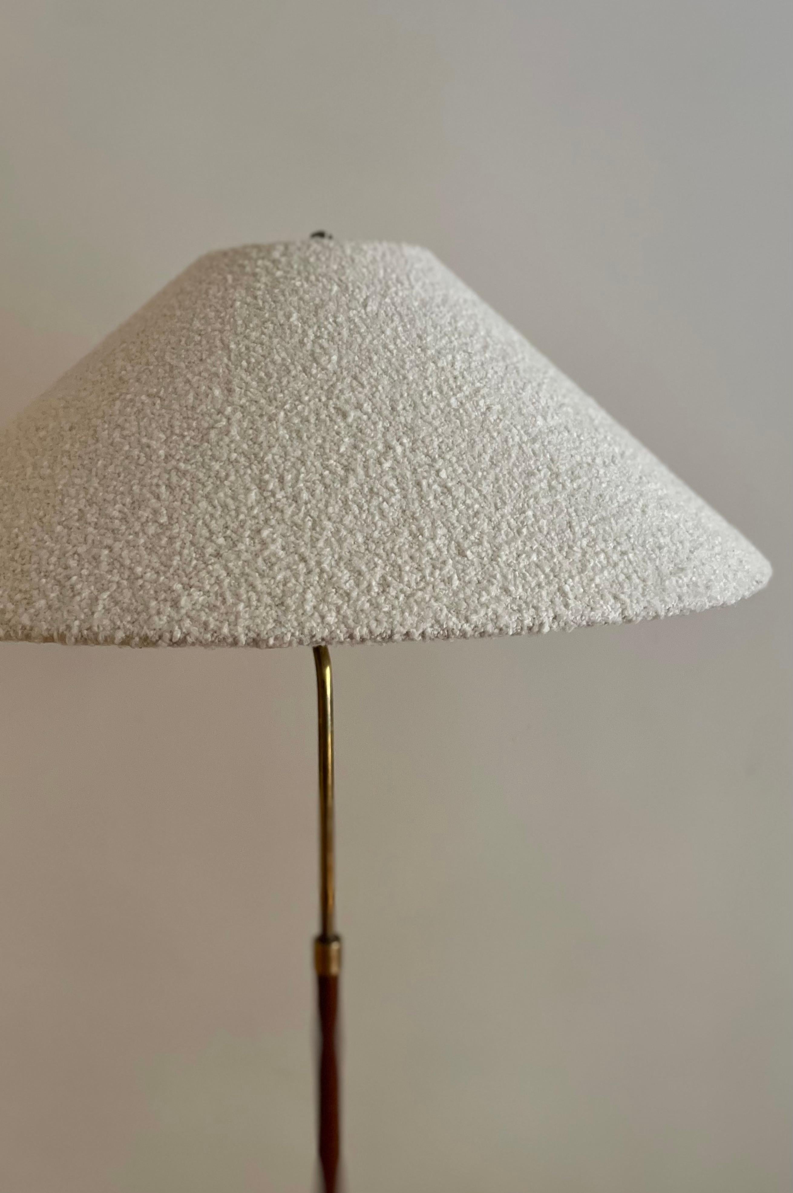 Stehlampe aus teak und messing von Bergboms (Schwedisch) im Angebot