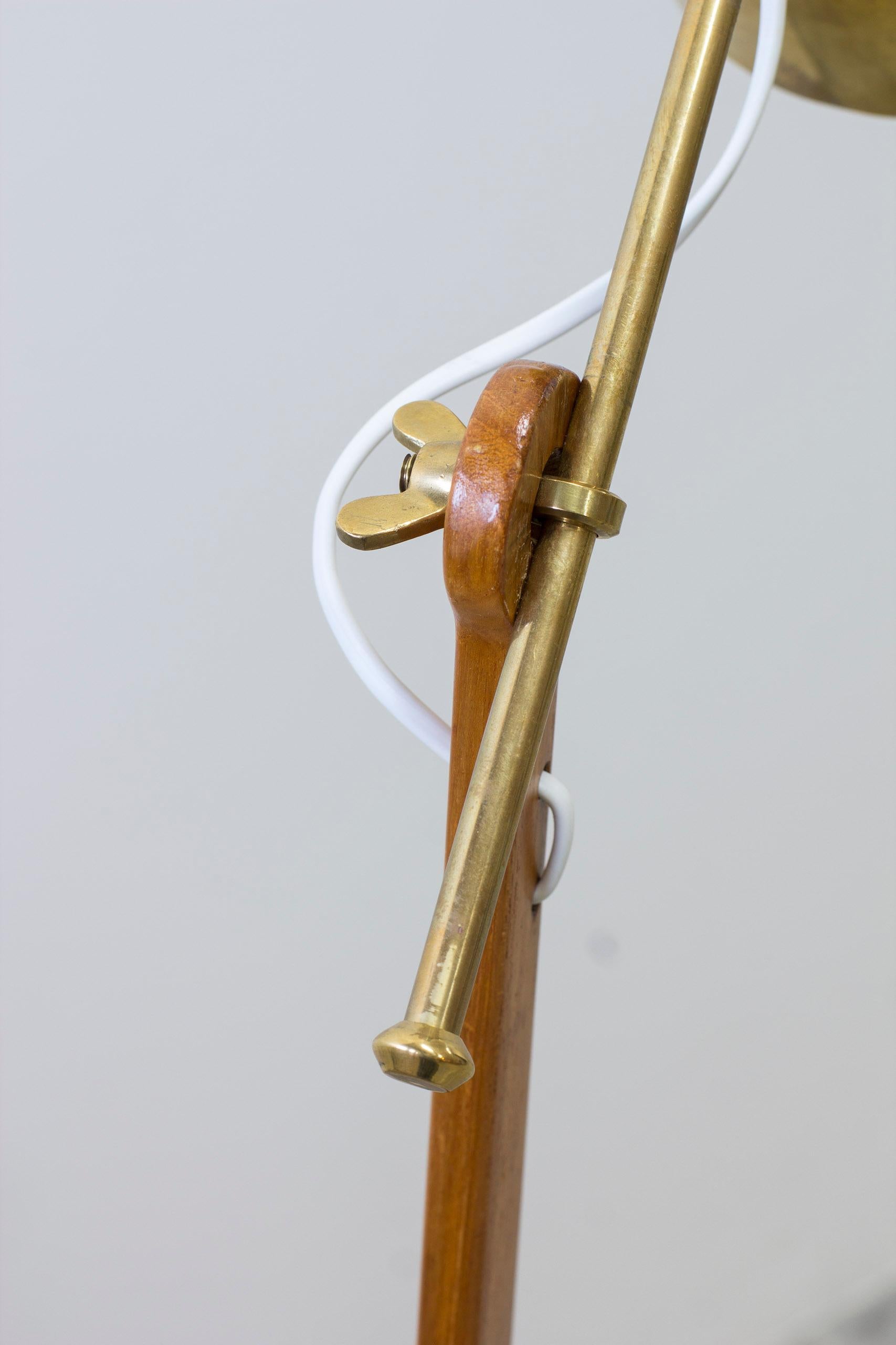 Teak and brass floor lamp model 544 by Hans Bergström, Ateljé Lyktan, Sweden 1