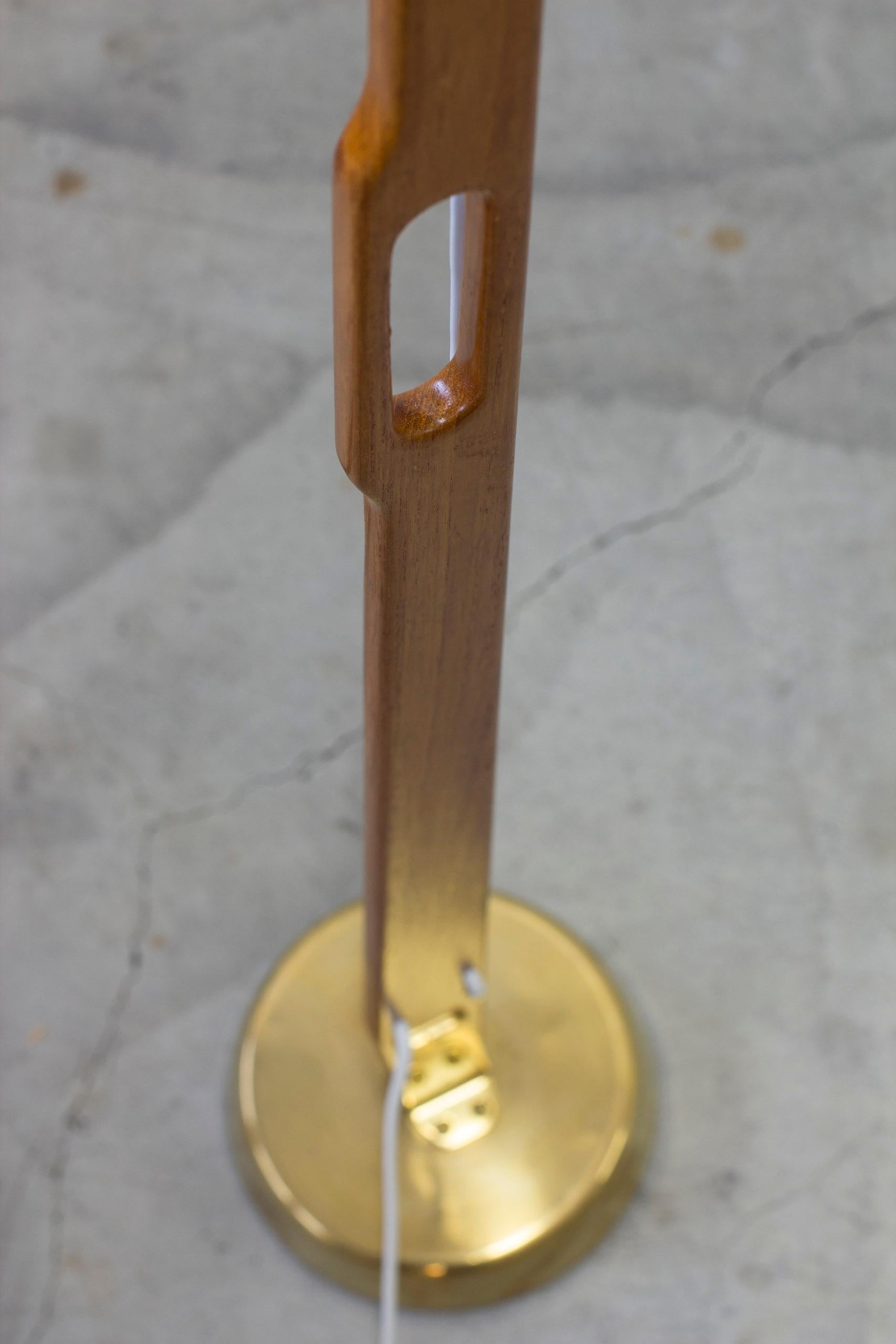 Teak and brass floor lamp model 544 by Hans Bergström, Ateljé Lyktan, Sweden 2