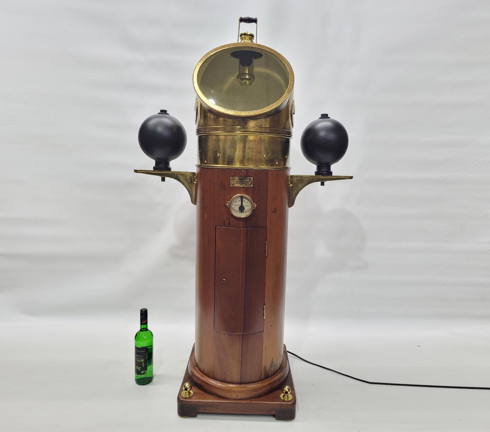 Nord-américain Binnacle de navires en teck et laiton de Kelvin White de New York en vente