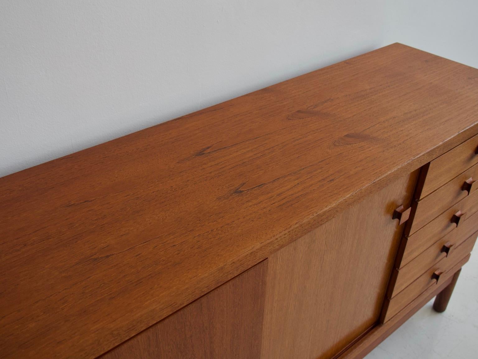 Credenza con cassetti in teak e ottone di La Permanente Mobili Cantù in vendita 4