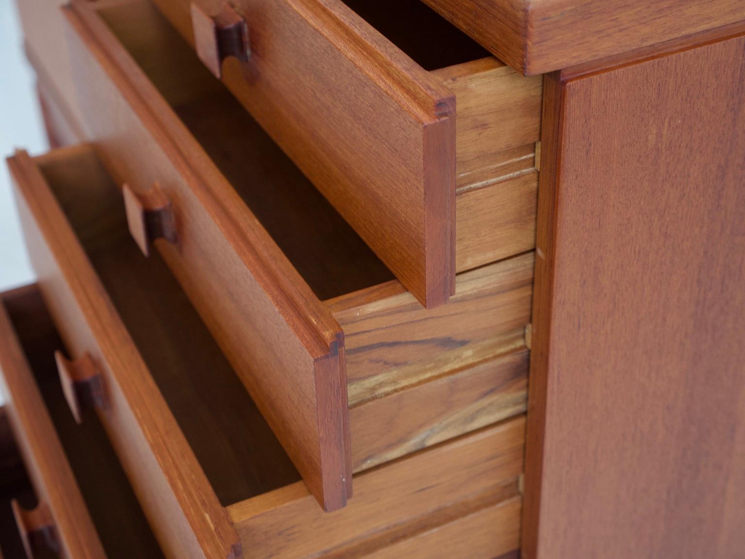 Ottone Credenza con cassetti in teak e ottone di La Permanente Mobili Cantù in vendita