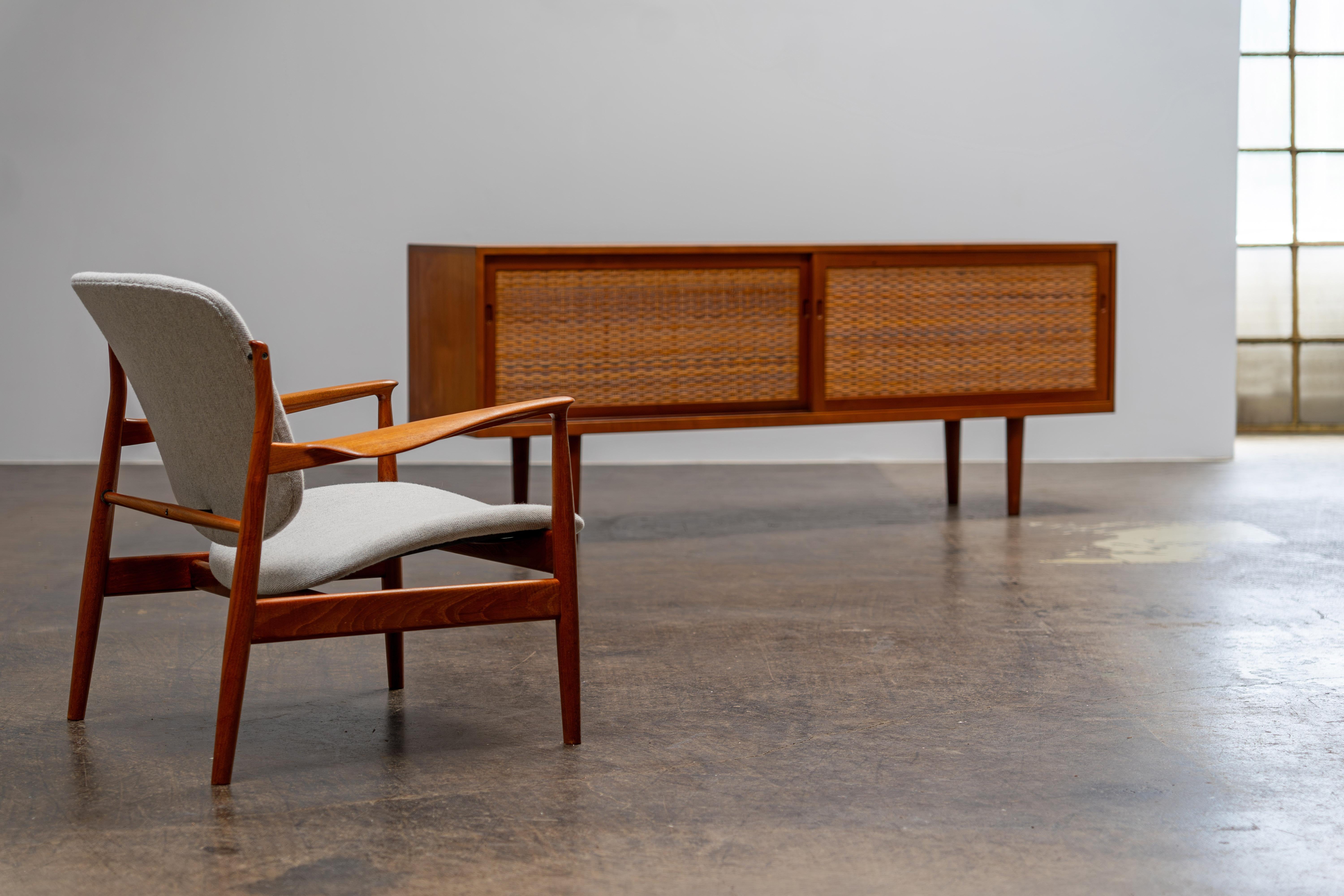 Credenza Ry 26 in teak e canna di Hans Wegner Ry Møbler, anni '60 in vendita 5