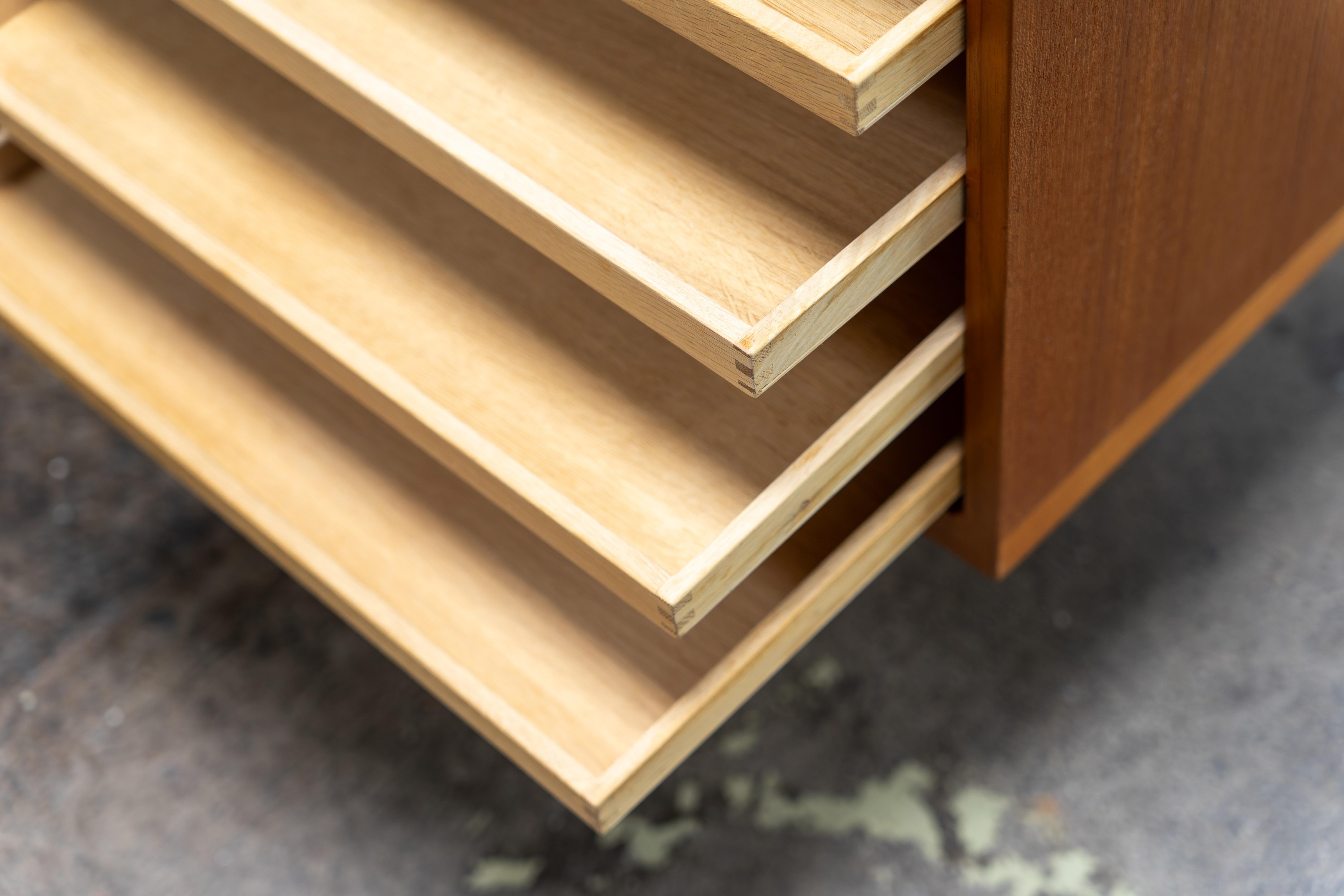 Credenza Ry 26 in teak e canna di Hans Wegner Ry Møbler, anni '60 in vendita 10