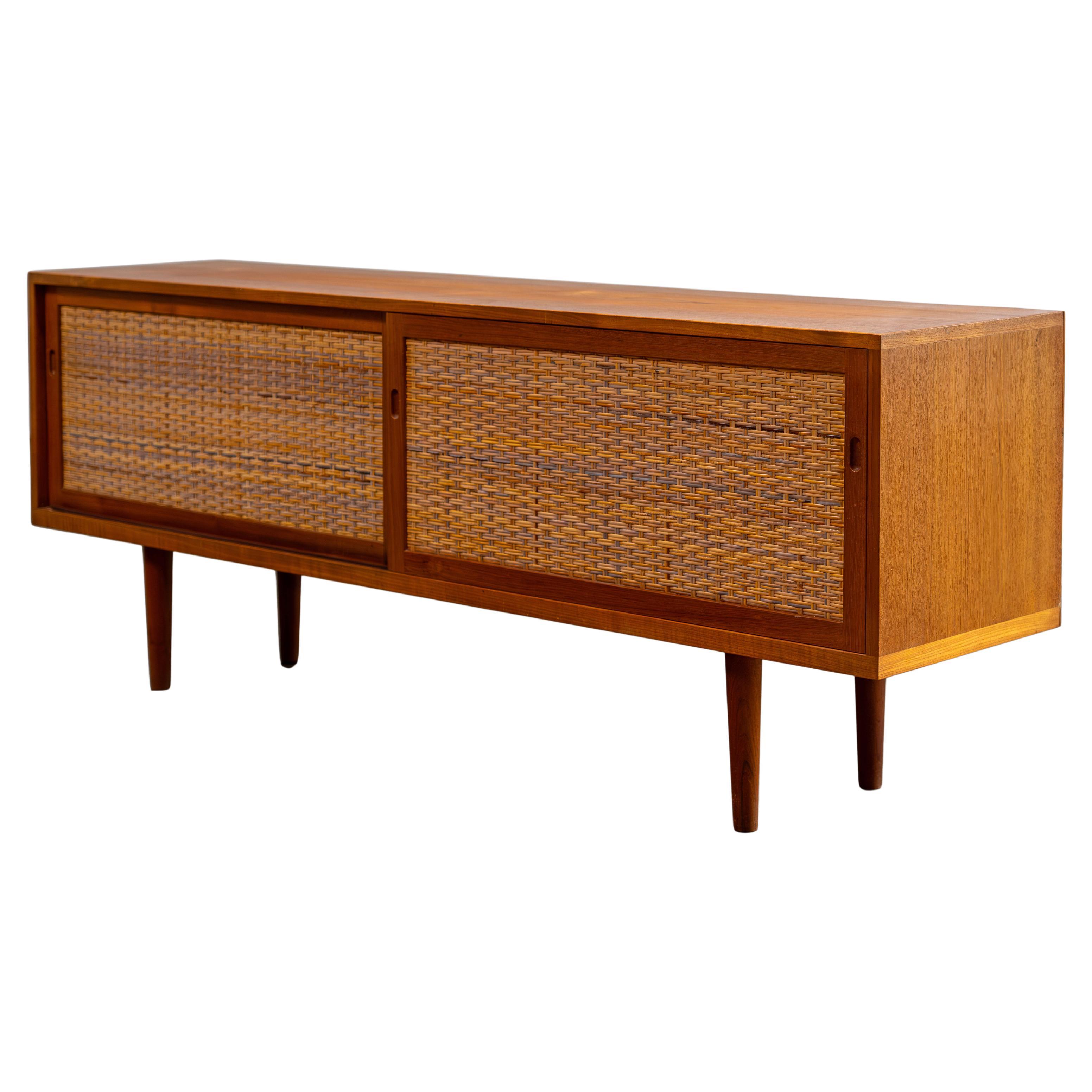 Credenza Ry 26 in teak e canna di Hans Wegner Ry Møbler, anni
60