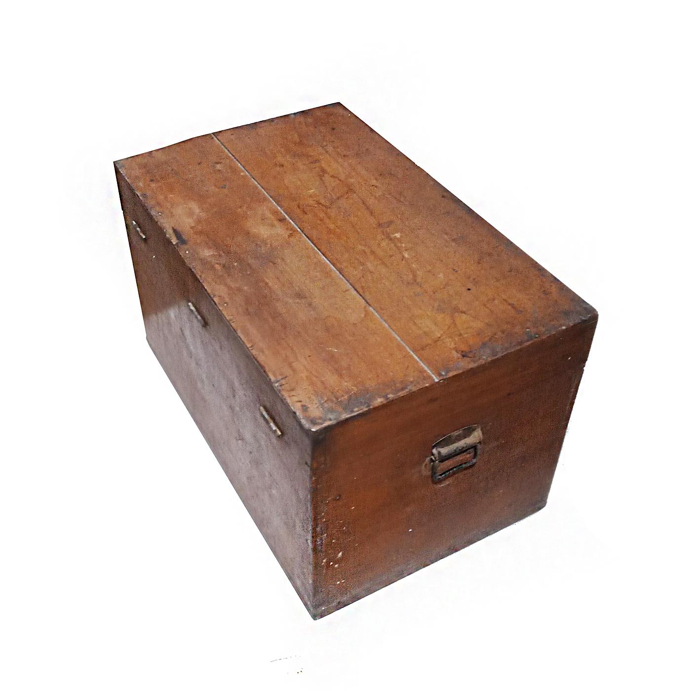 Wood Trunk from Borneo, Early 20th Century In Good Condition For Sale In New York, NY