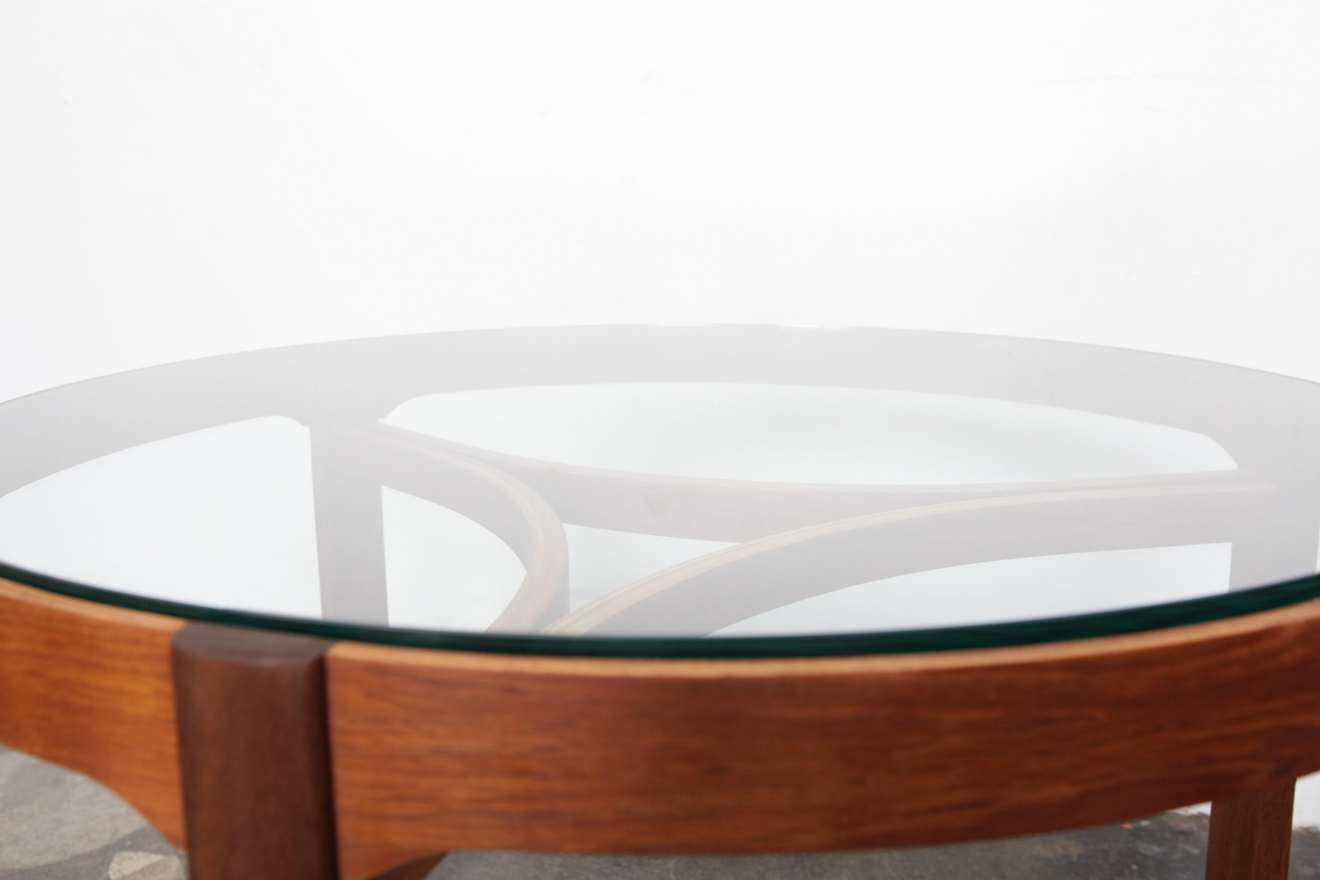 round coffee table glass