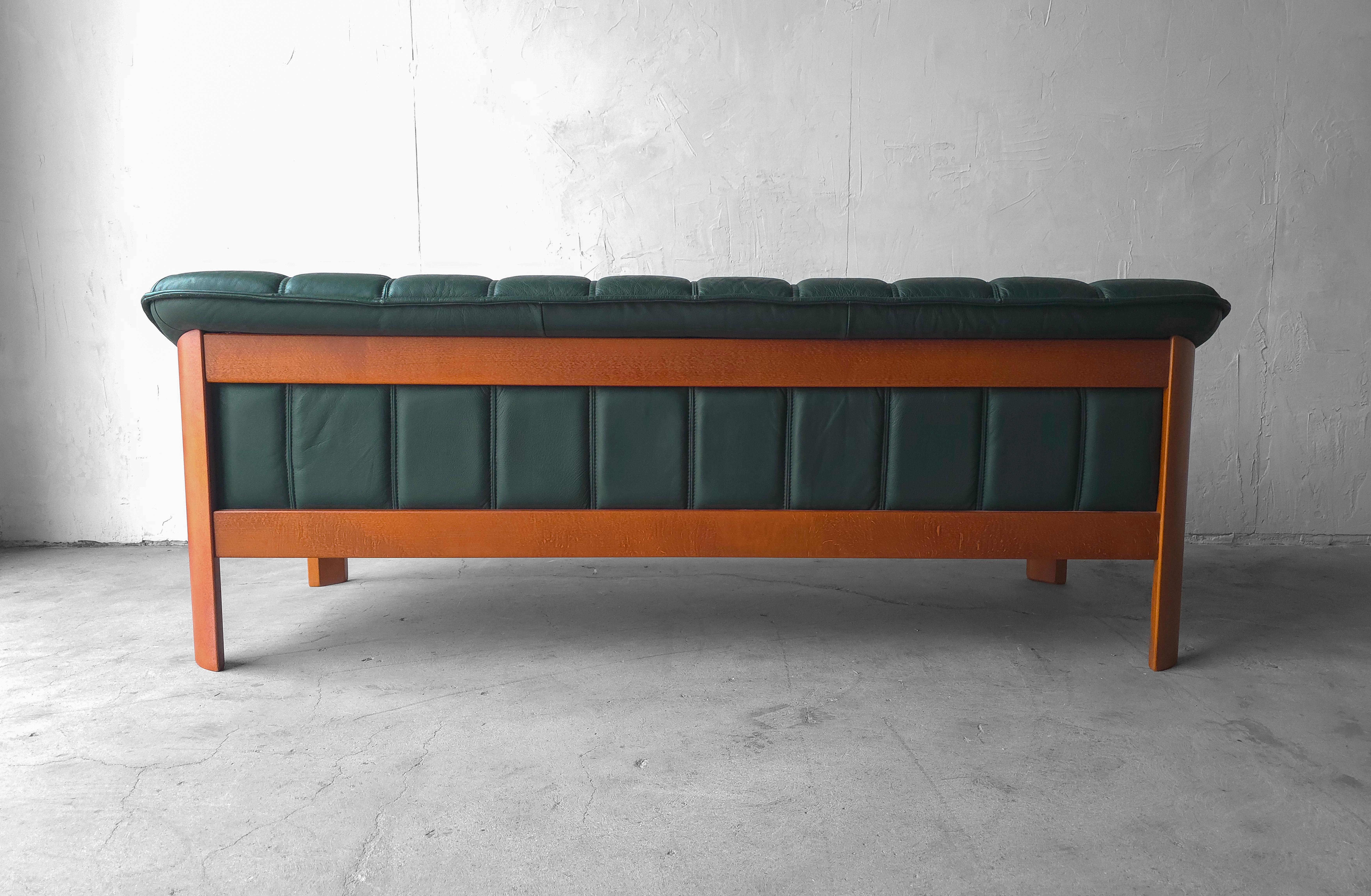 Teak and Green Leather Danish Sofa by Hjellegjerde In Good Condition For Sale In Las Vegas, NV