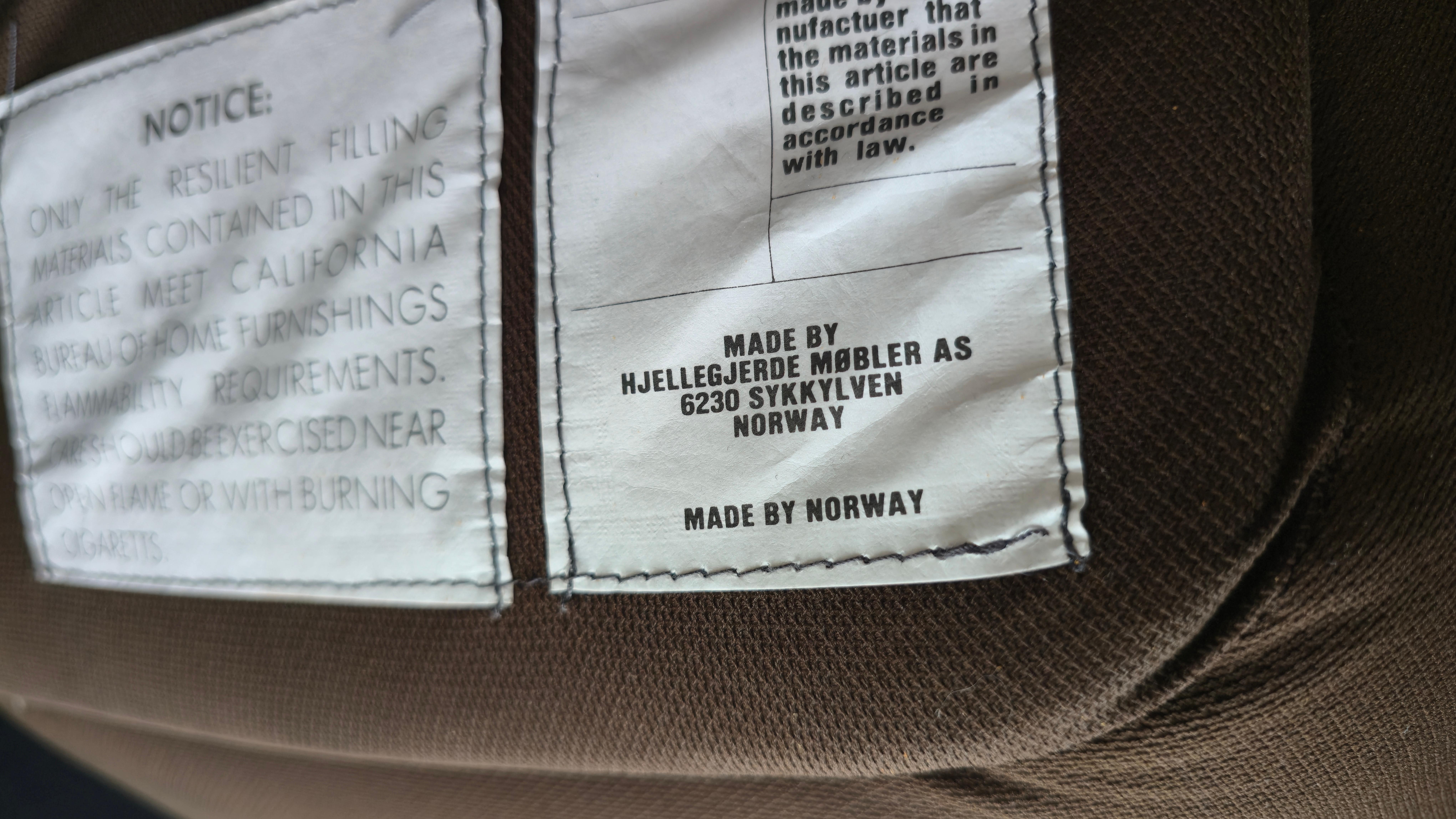 Teak and Green Leather Danish Sofa by Hjellegjerde For Sale 3