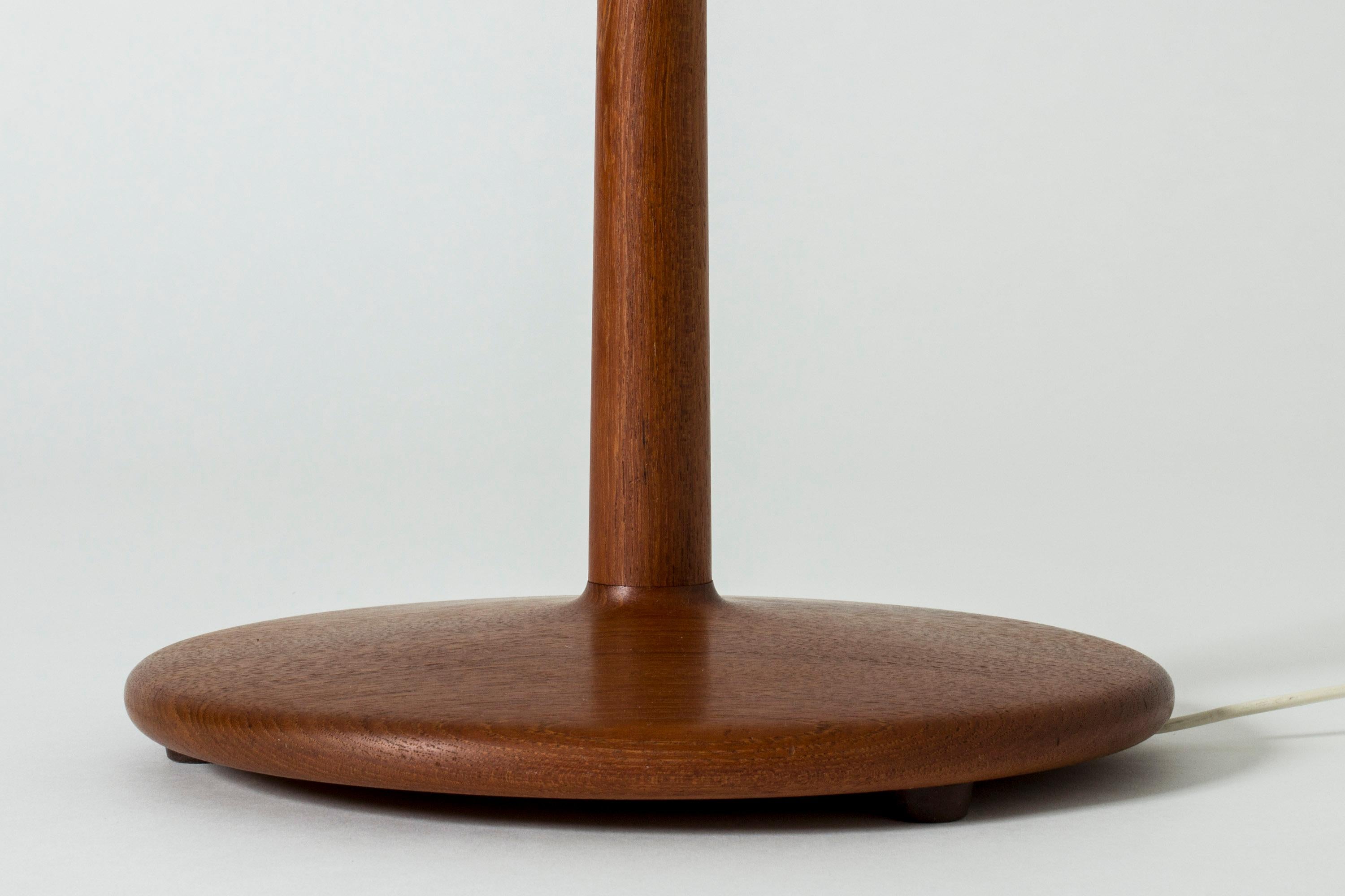 Teak and Lacquered Black Metal Table Lamp by Alf Svensson for Bergboms, Sweden In Good Condition For Sale In Stockholm, SE