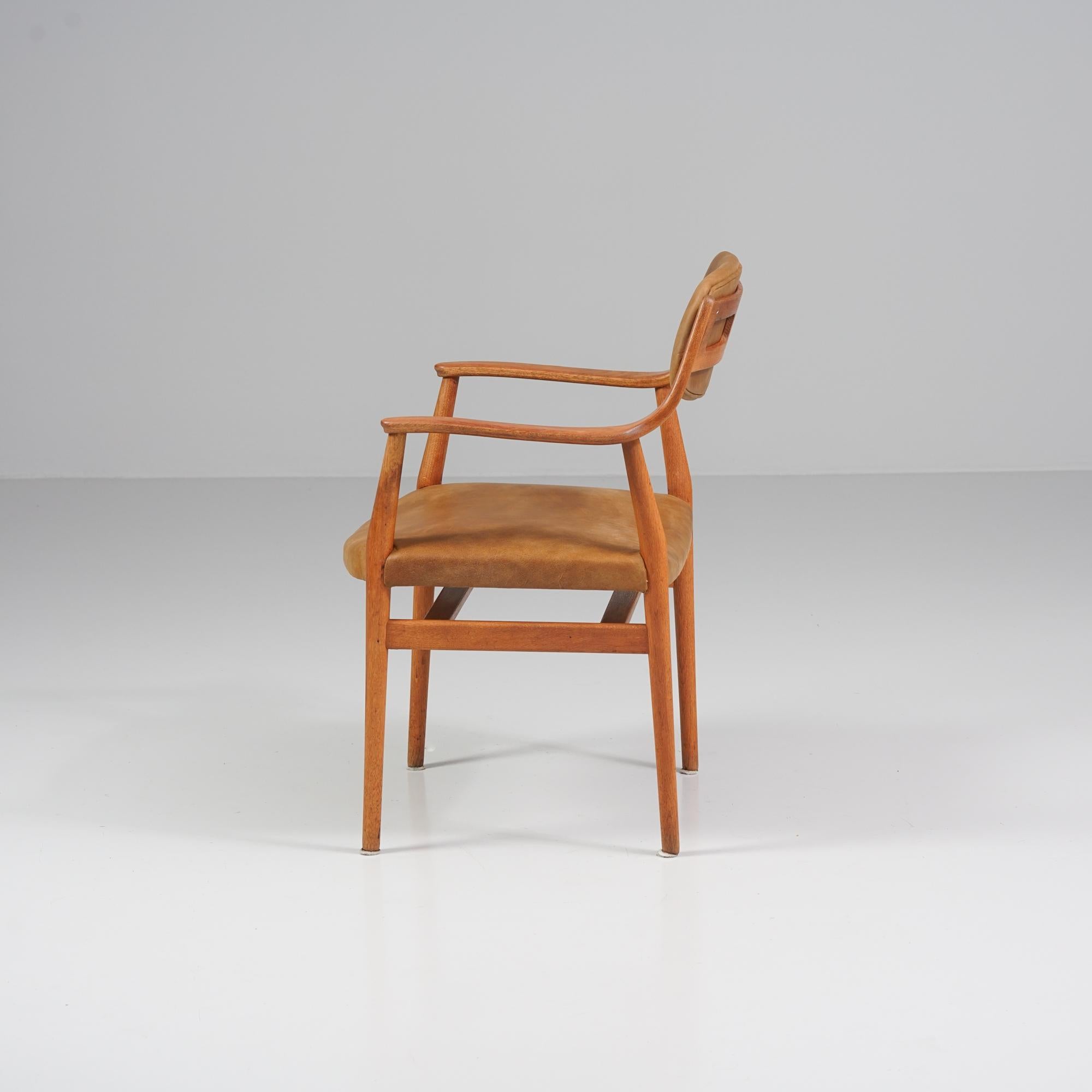 Poltrona in teak e pelle, Danimarca, anni '60 In condizioni buone in vendita a Helsinki, Uusimaa