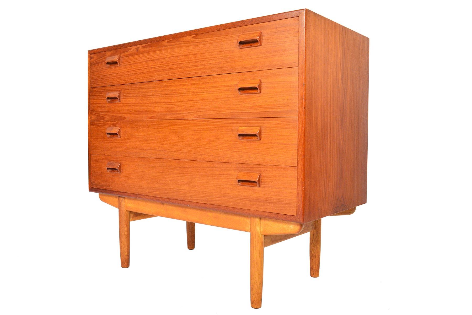 Teak and Oak Børge Mogensen Gentleman's Chest 3