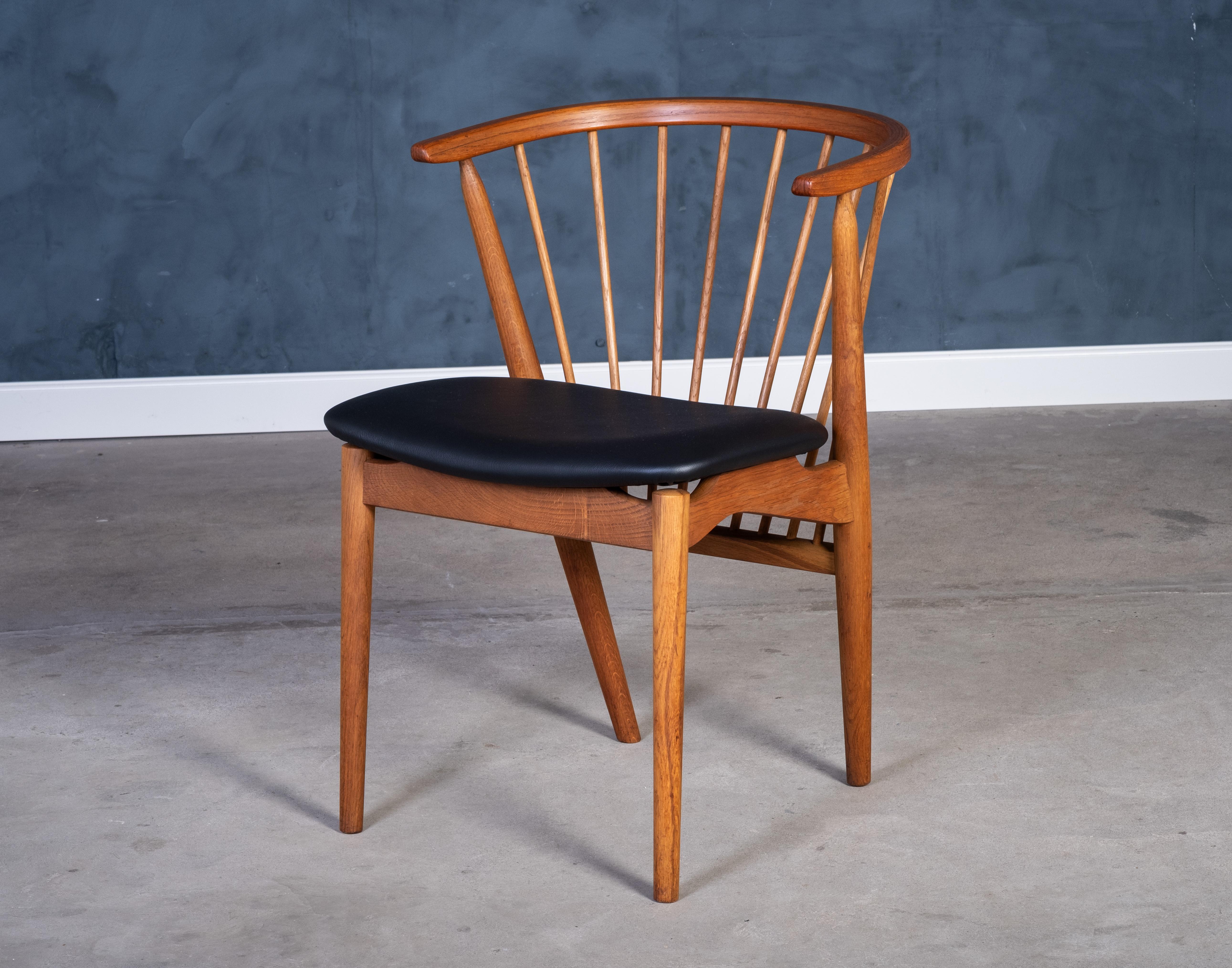 Mid-Century Modern Chaise en teck et Oak Oak par Helge Sibast pour Sibast Møbelfabrik, Danemark, années 1960 en vente