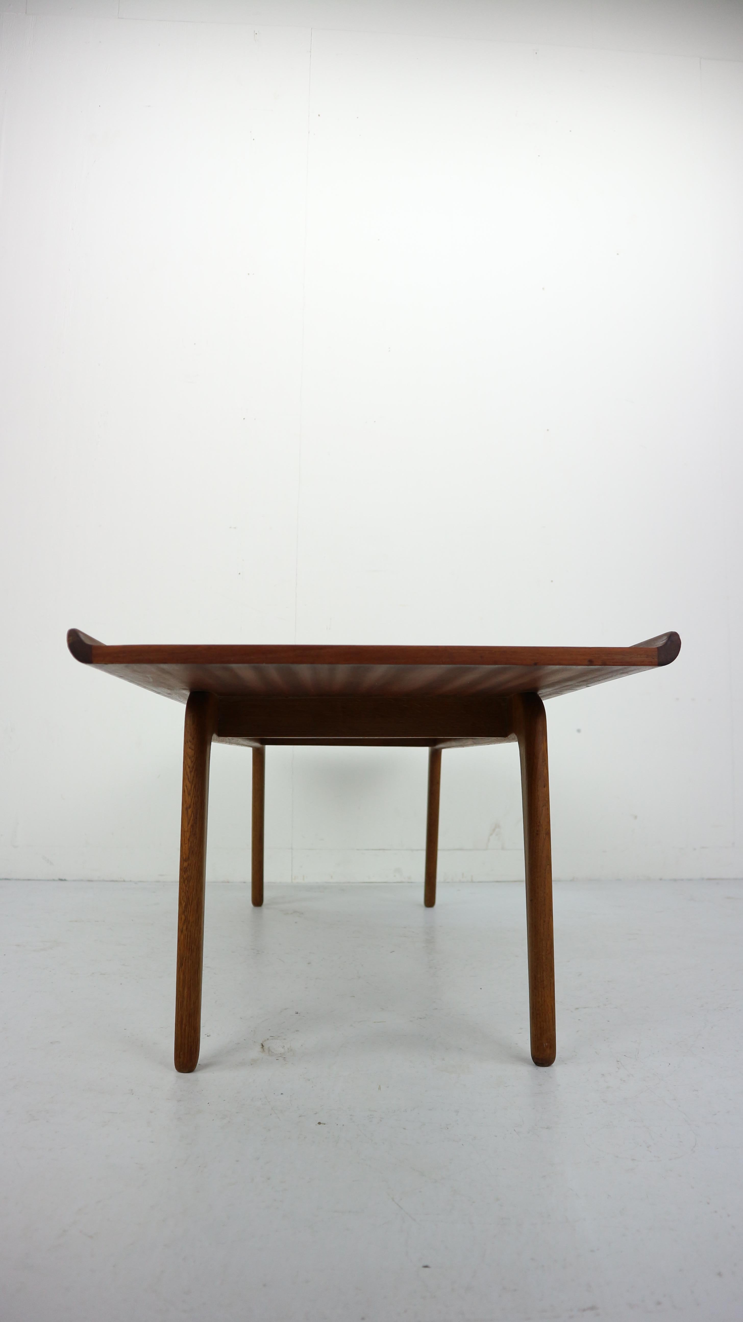 Mid-20th Century Teak and Oak Coffee Table by Aksel Madsen Bender for Bovenkamp, 1960s