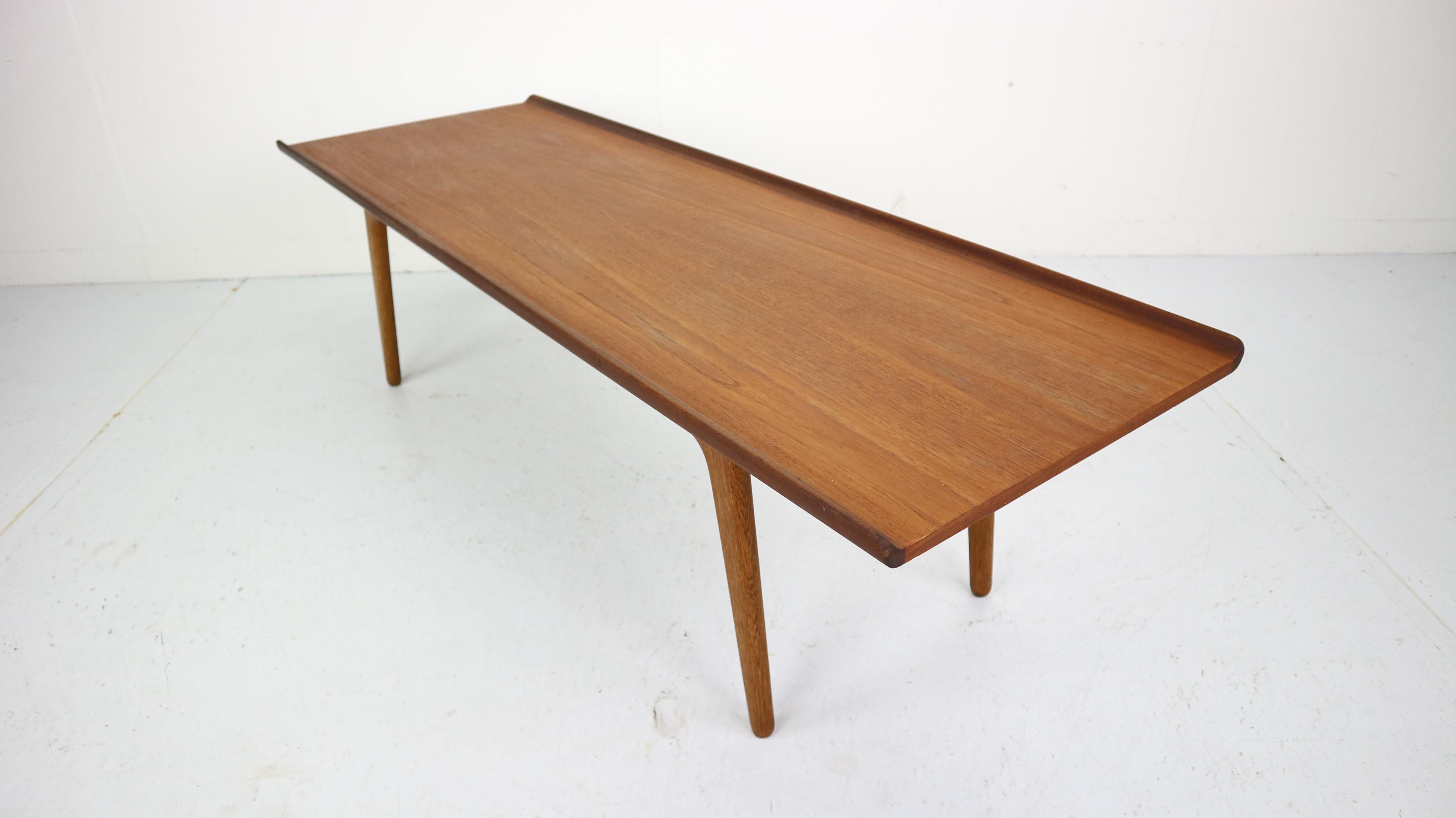 Teak and Oak Coffee Table by Aksel Madsen Bender for Bovenkamp, 1960s 2
