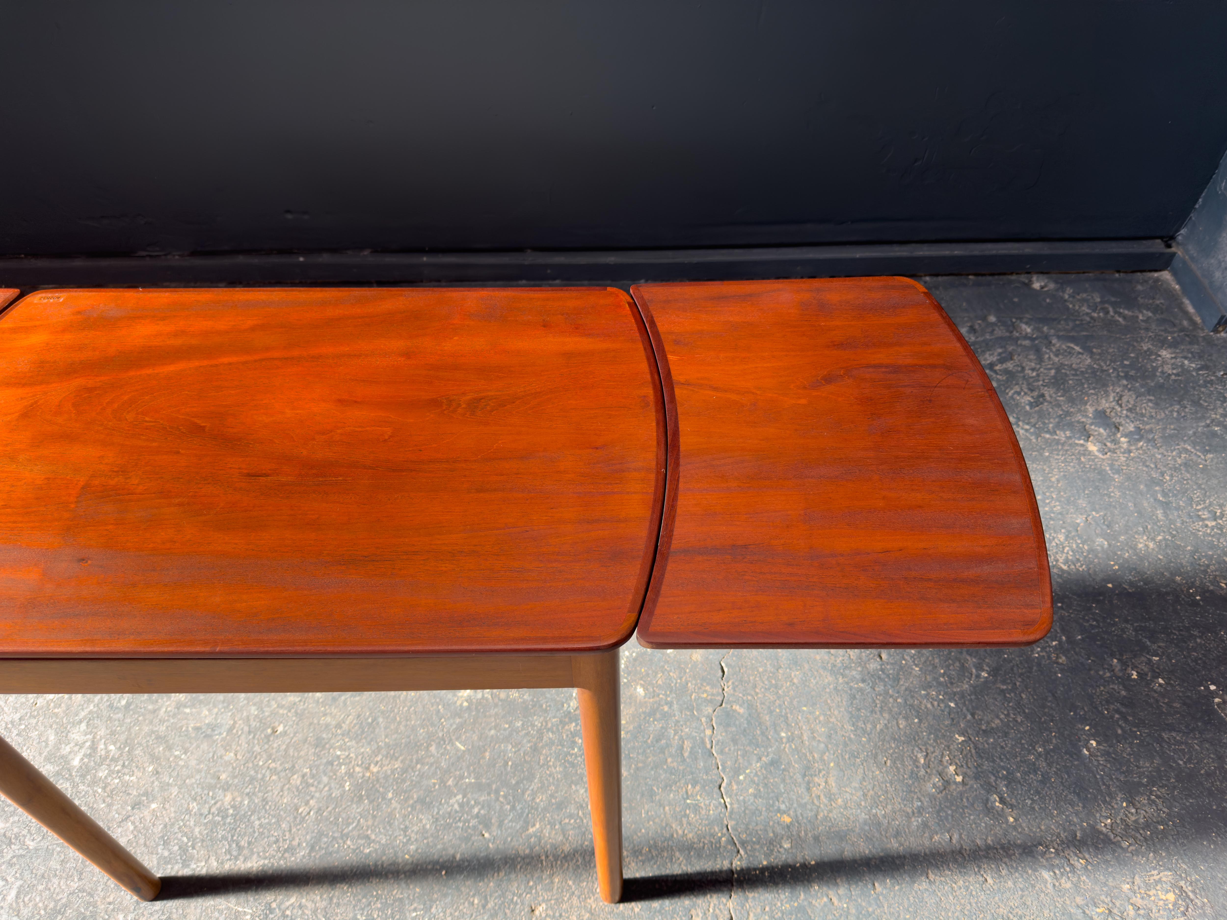Ausziehbarer Konsolentisch aus Teak und Eiche im Angebot 6