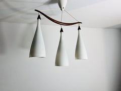 Lampada a sospensione in teak e vetro opalino di Uno & Östen Kristiansson per Luxus Sweden