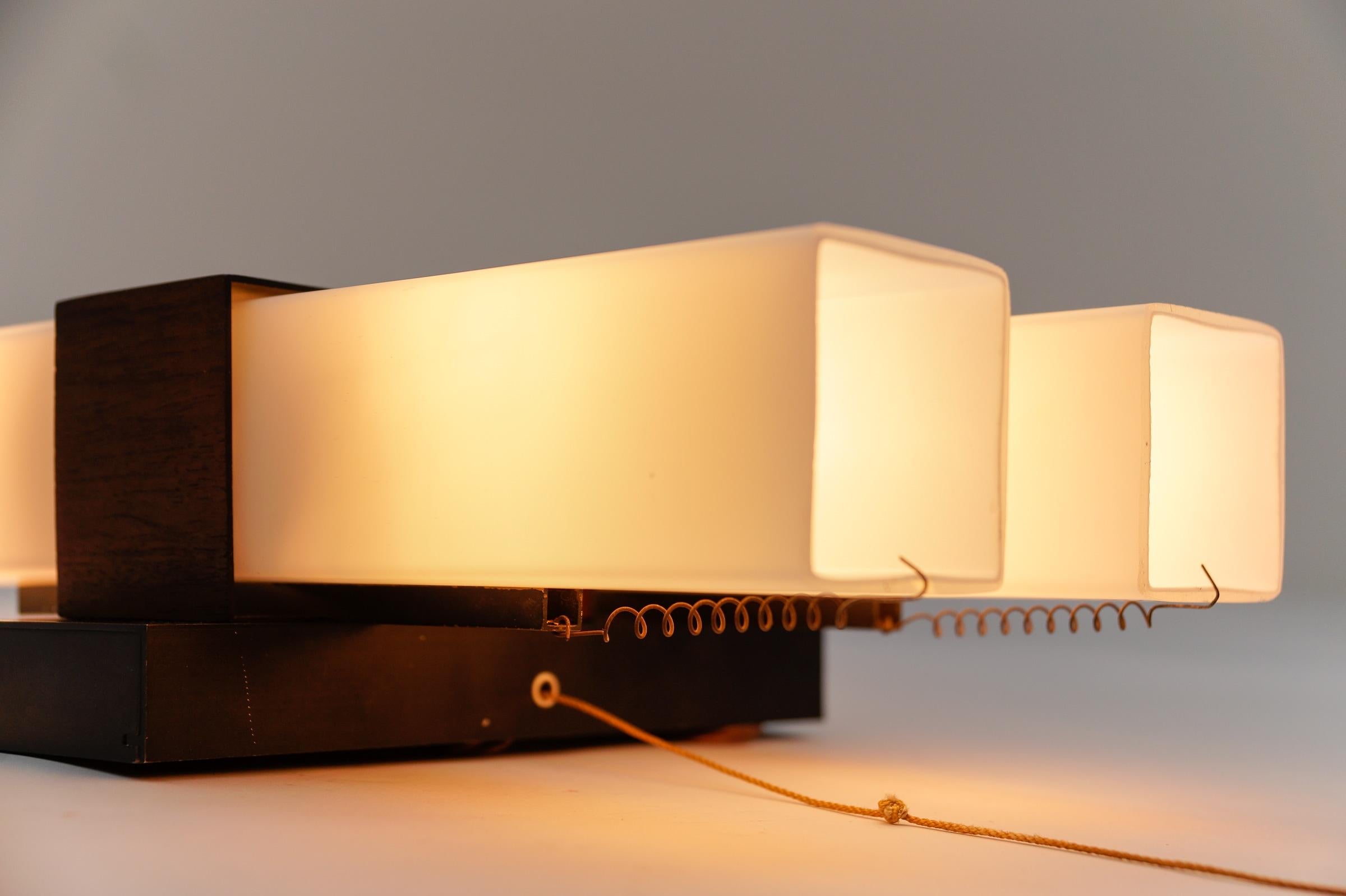 Lampada da parete in teak e vetro opalino di Kaiser Leuchten, anni '60 in vendita 10
