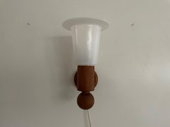 Lámpara de pared de teca y plexiglás de Uno Kristiansson para Luxus Vittsjö, Años 60, Suecia