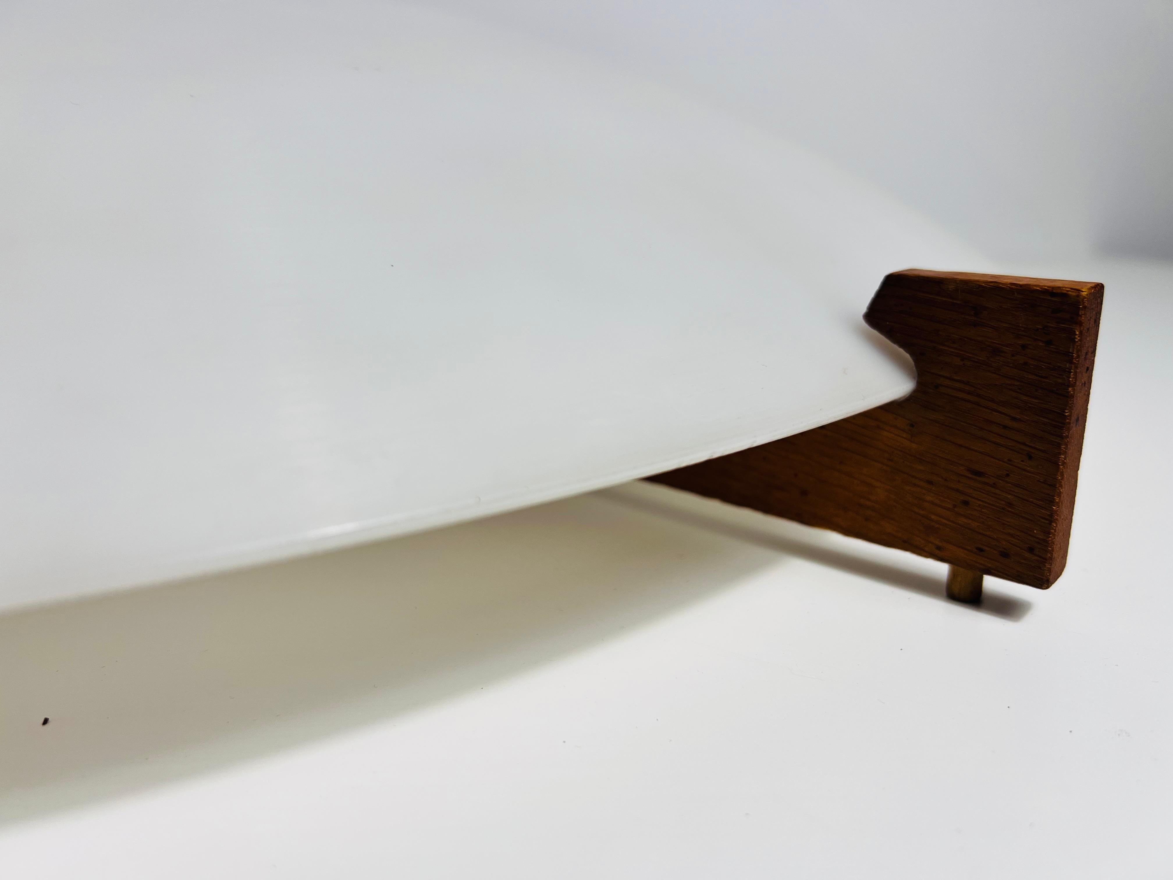 Plafonnier en teck et plexiglas par Uno & Östen Kristiansson pour Luxus Sweden en vente 3