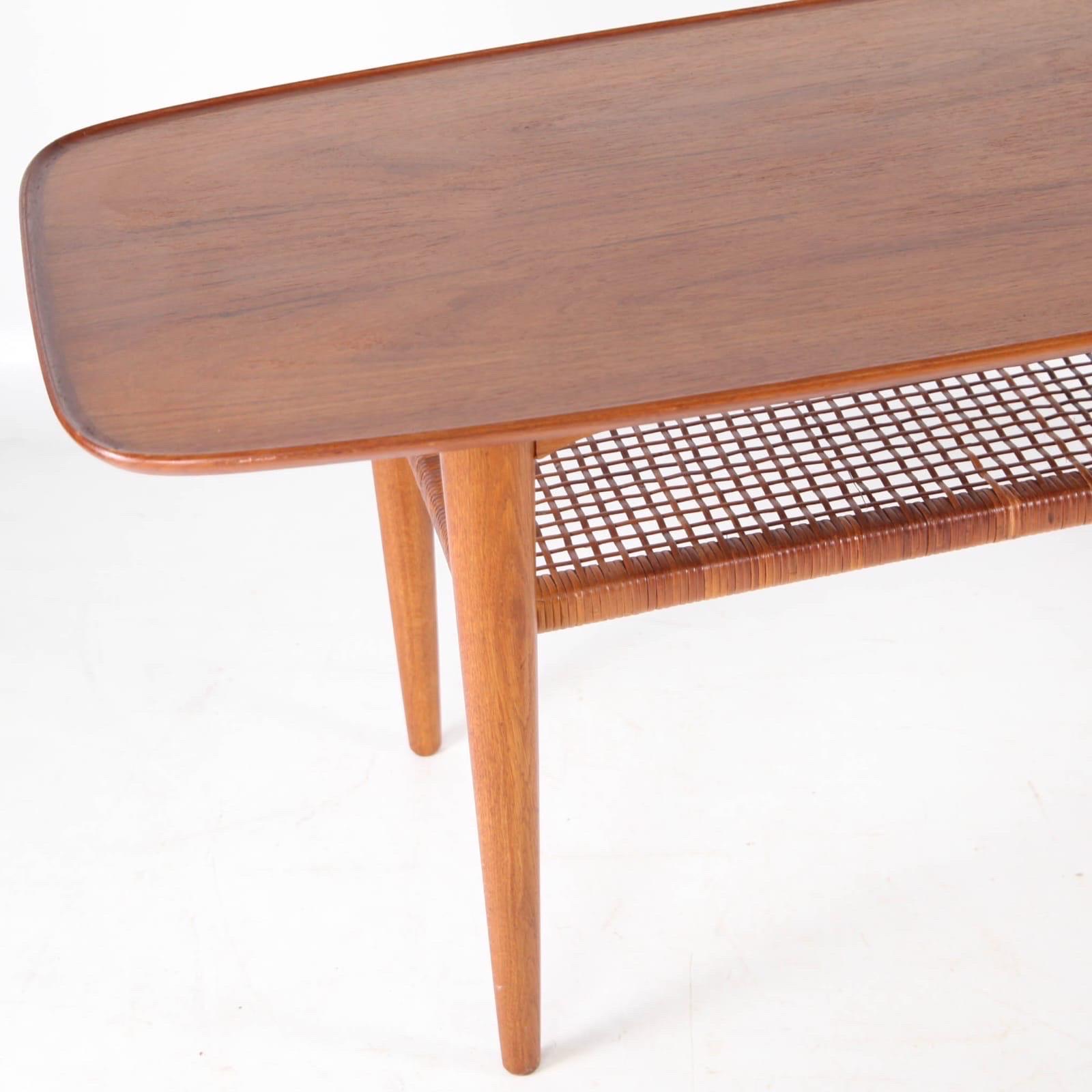 Couchtisch aus Teakholz und Rattan im Zustand „Gut“ im Angebot in Isle Sur Sorgue, FR
