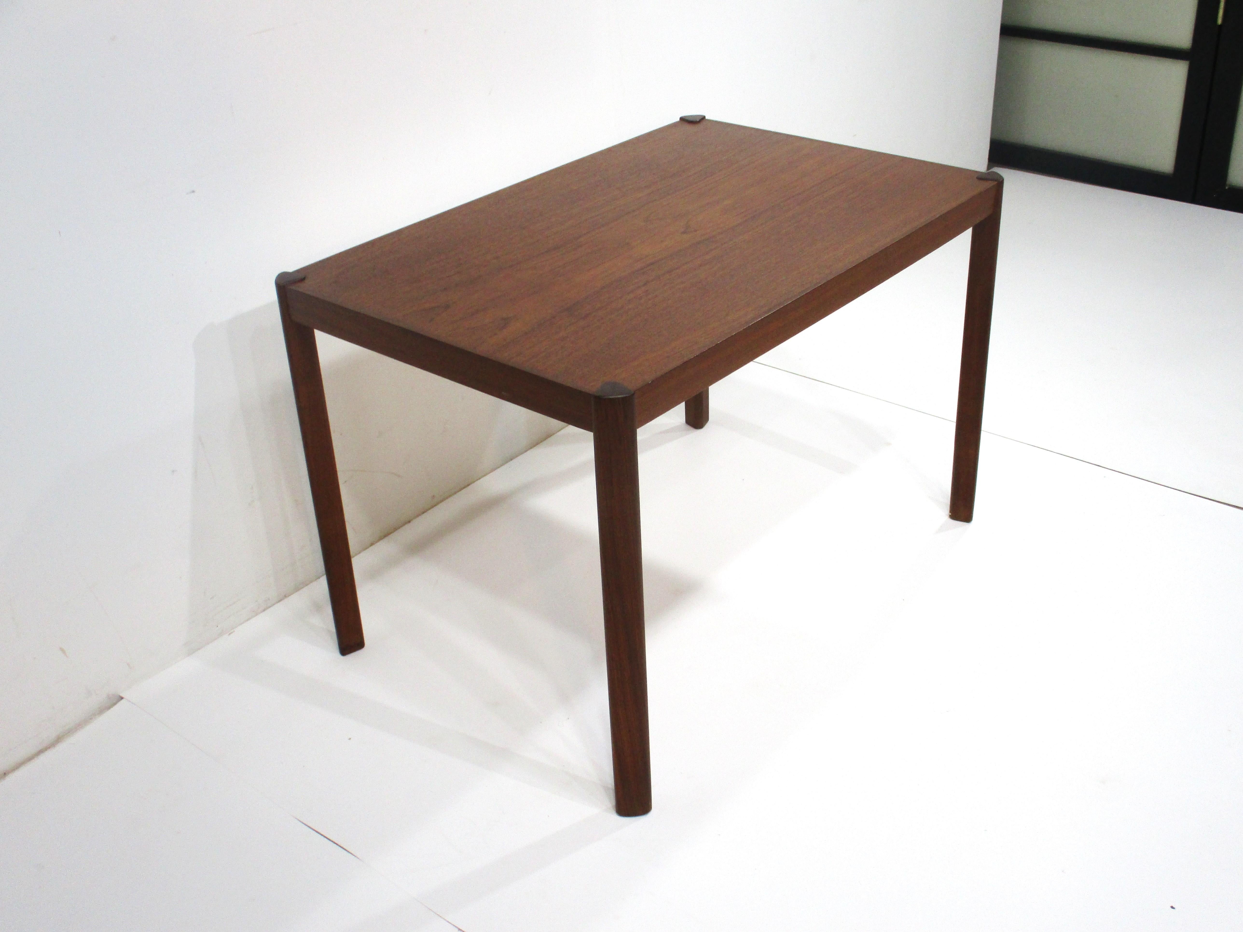 Teak and Rosewood Side / End Table Denmark  For Sale 3