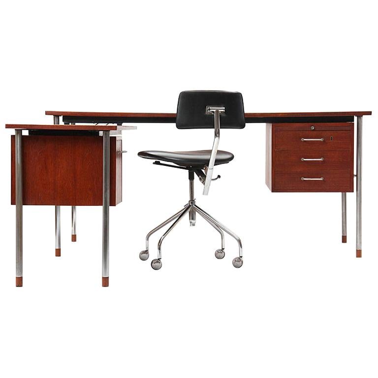 Schreibtisch aus Teakholz und Stahl von Larsen und Madsen