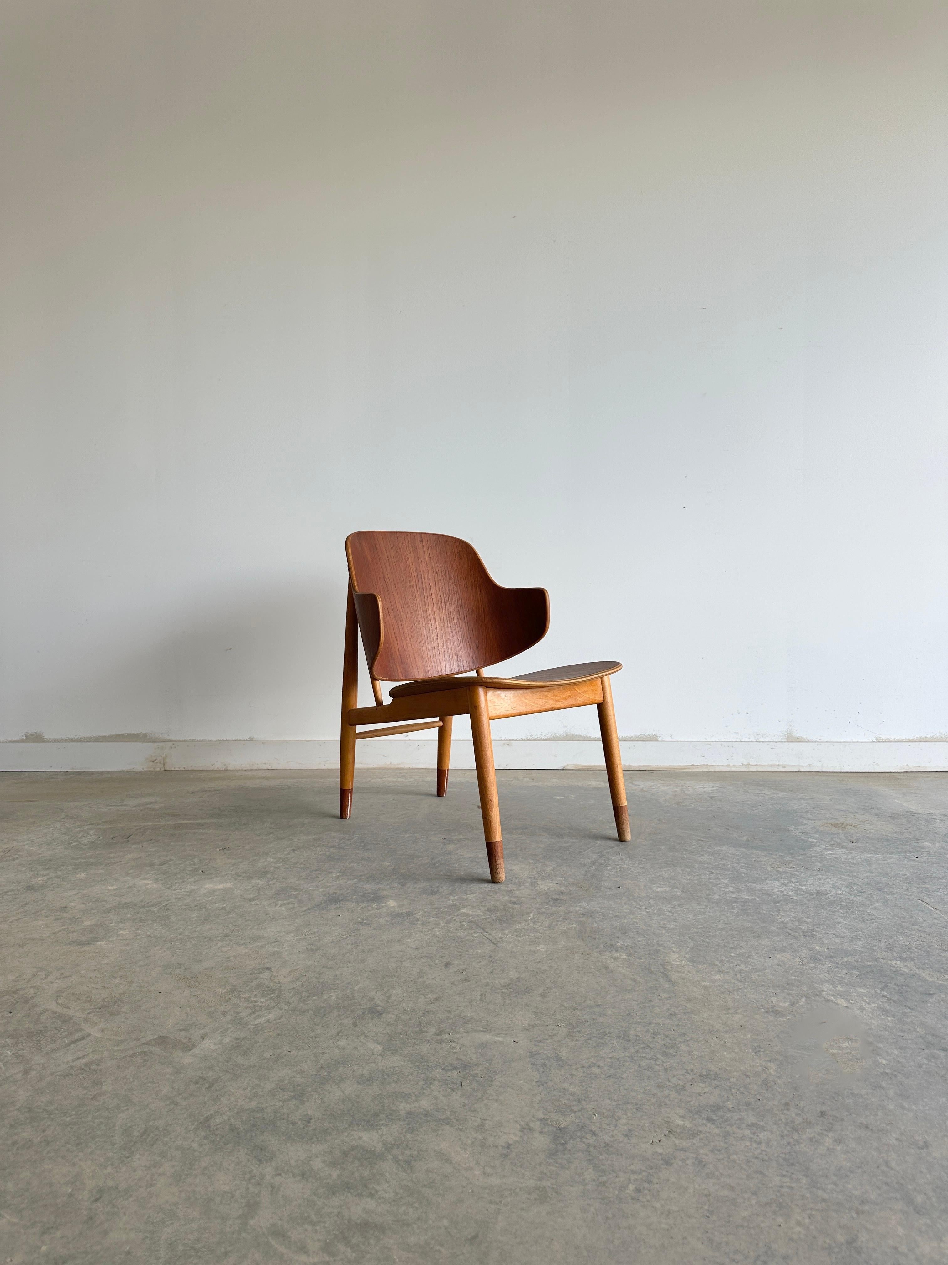 Beech Teak and walnut 'Penguin' chair by Ib Kofod-Larsen for Selig For Sale