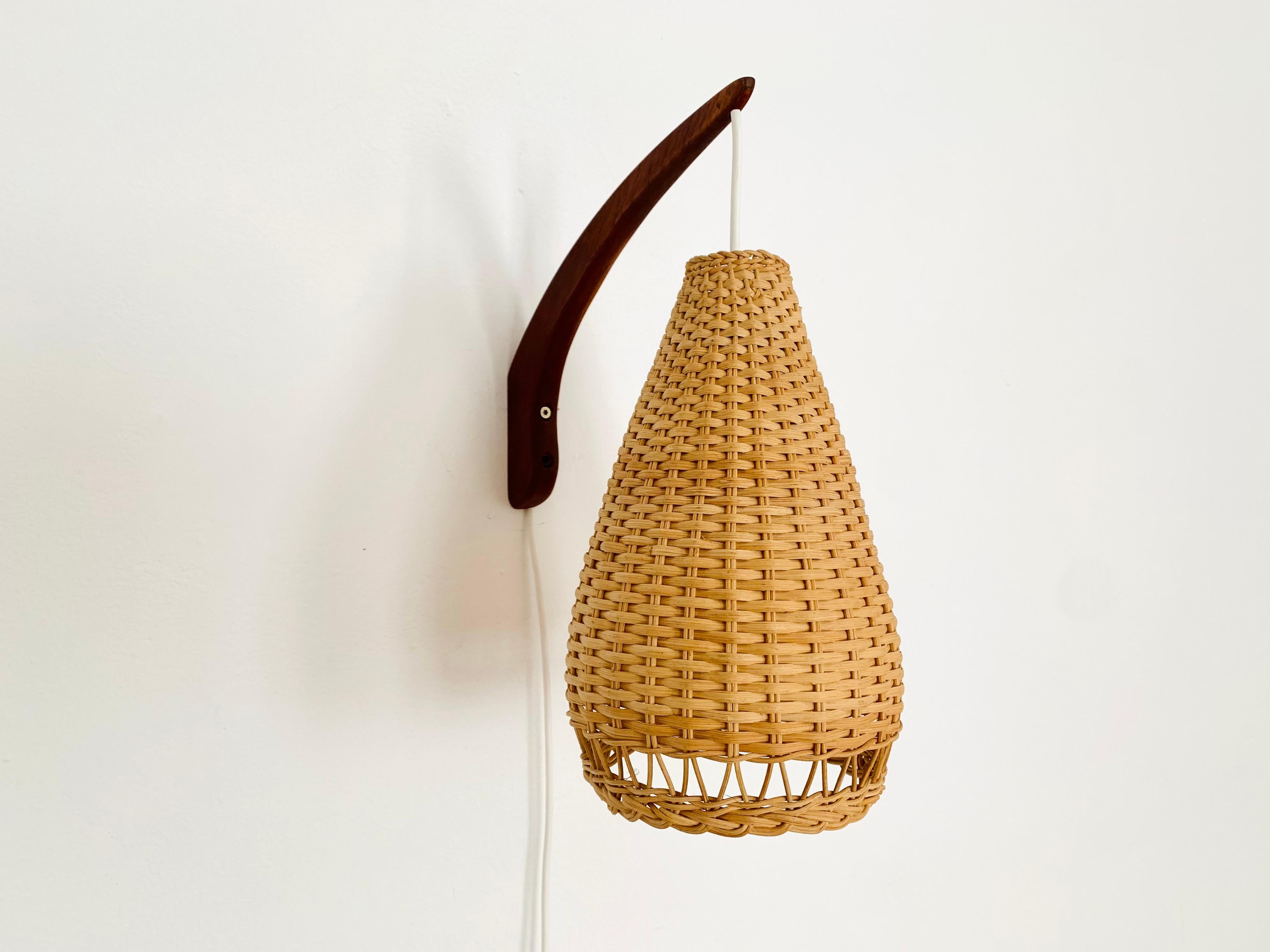 Mid-Century Modern Teak and Wicker Wall Lamp For Sale