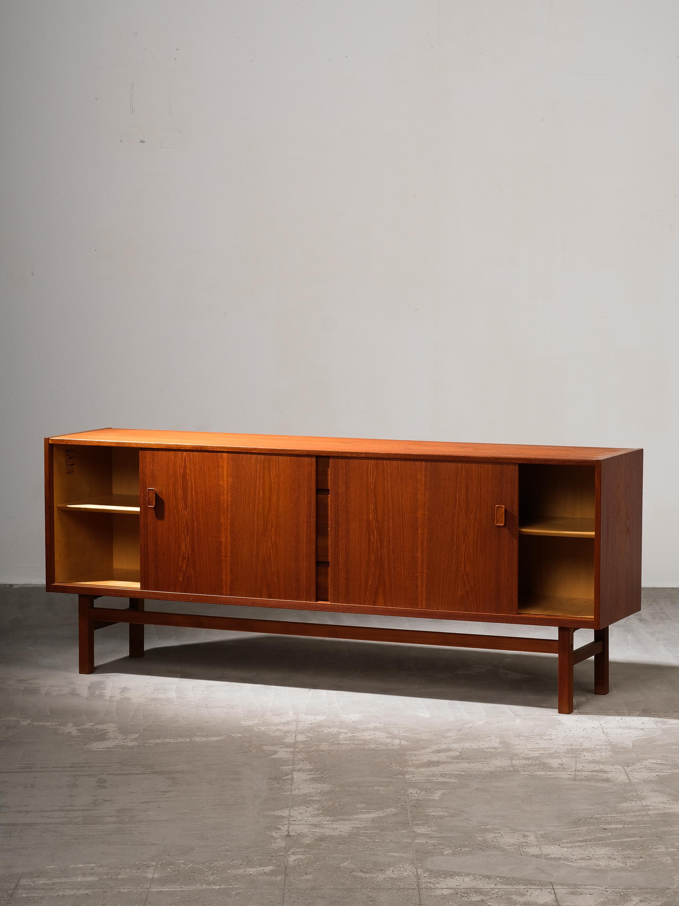 Teak 'Arild' Sideboard by Nils Jonsson for Hugo Troeds, 1960s 4